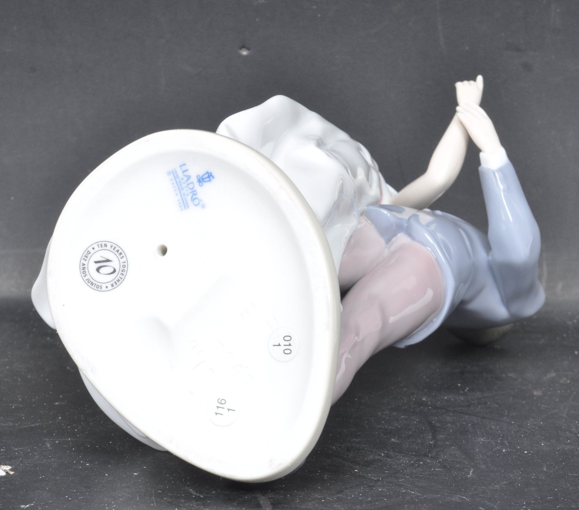 LLADRO 7642 - NOW AND FOREVER CERAMIC PORCELAIN FIGURINE - Image 6 of 6