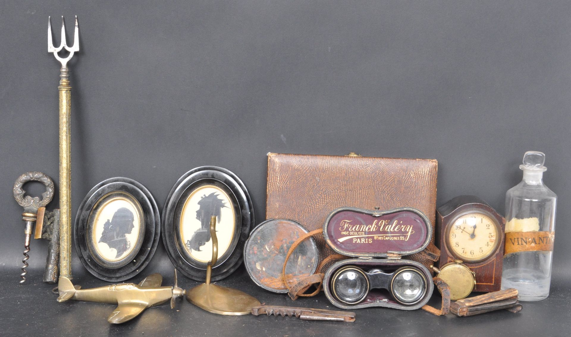 COLLECTION OF 19TH CENTURY AND LATER CURIOS