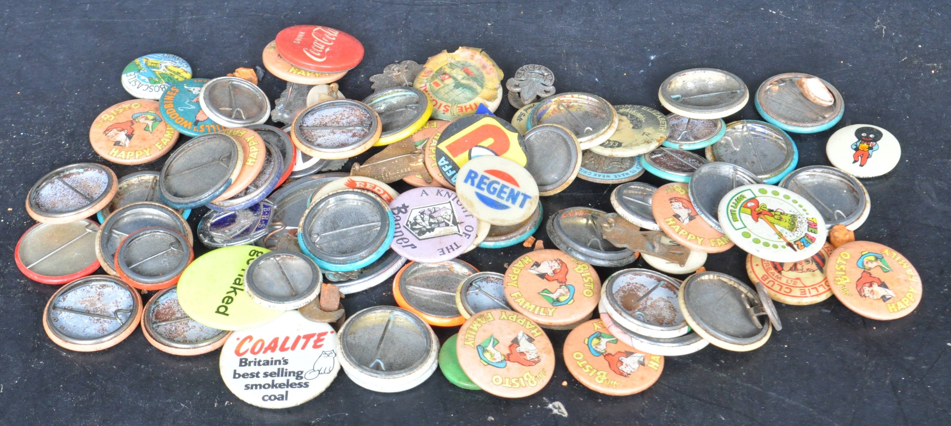 COLLECTION OF VINTAGE BADGES