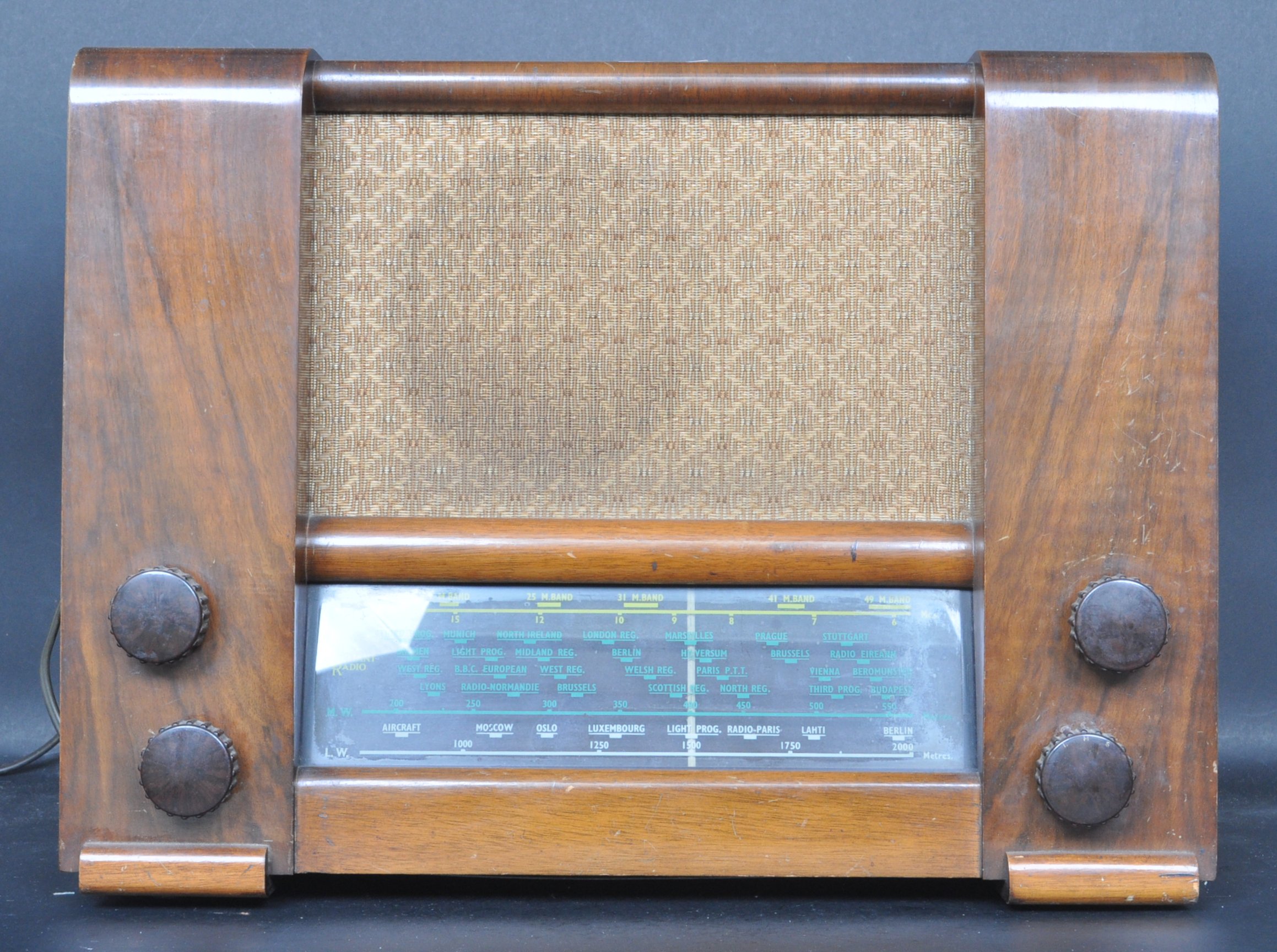 MID 20TH CENTURY MAHOGANY CASE VALVE RADIO