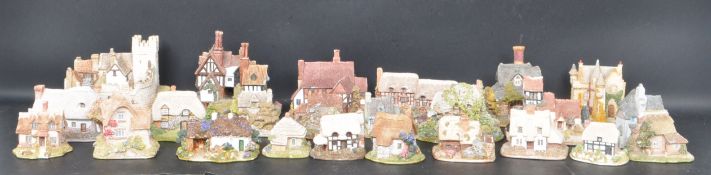 LARGE COLLECTION OF VINTAGE 20TH CENTURY LILLIPUT LANE
