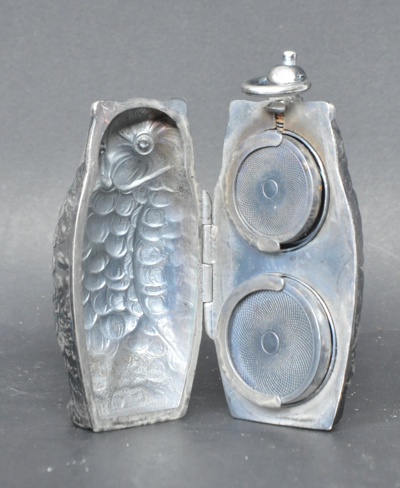 SILVER PLATED SOVEREIGN CASE IN FORM OF AN OWL - Image 5 of 5