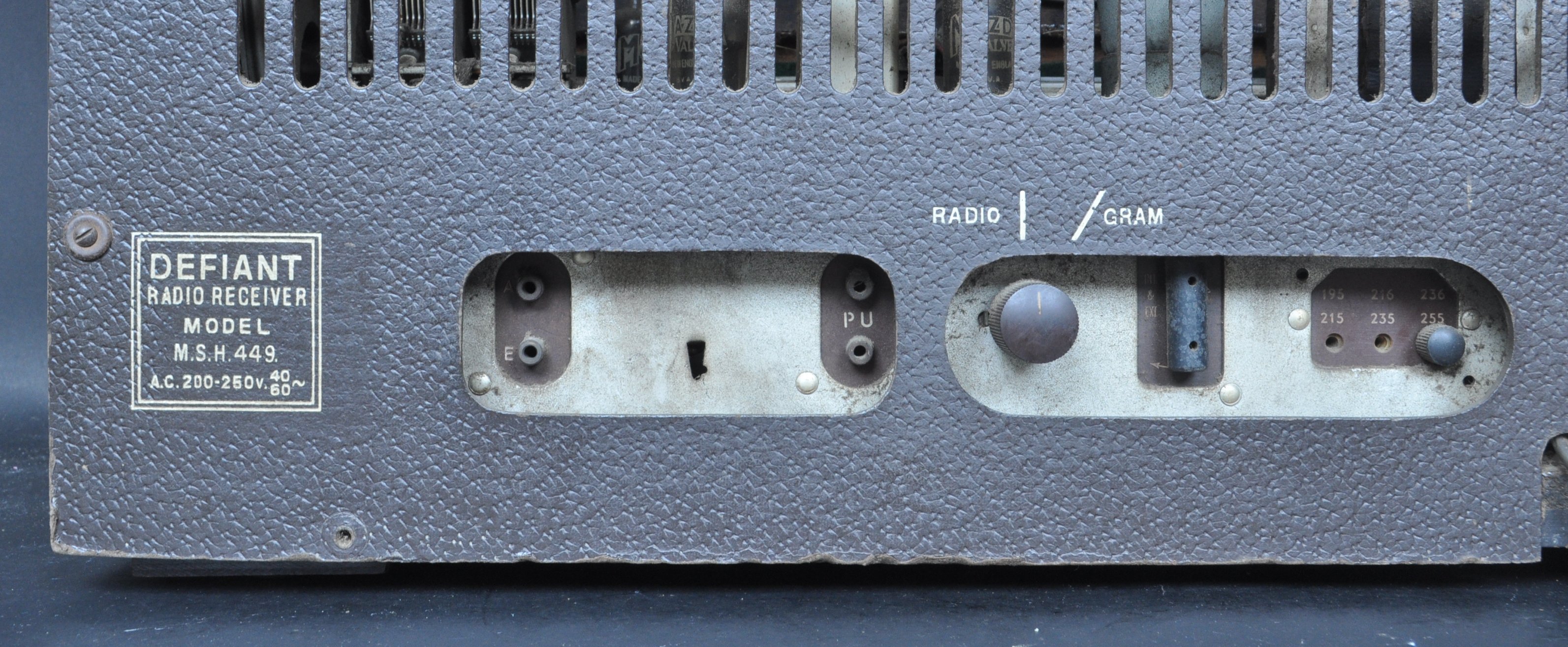 MID 20TH CENTURY MAHOGANY CASE VALVE RADIO - Image 7 of 7