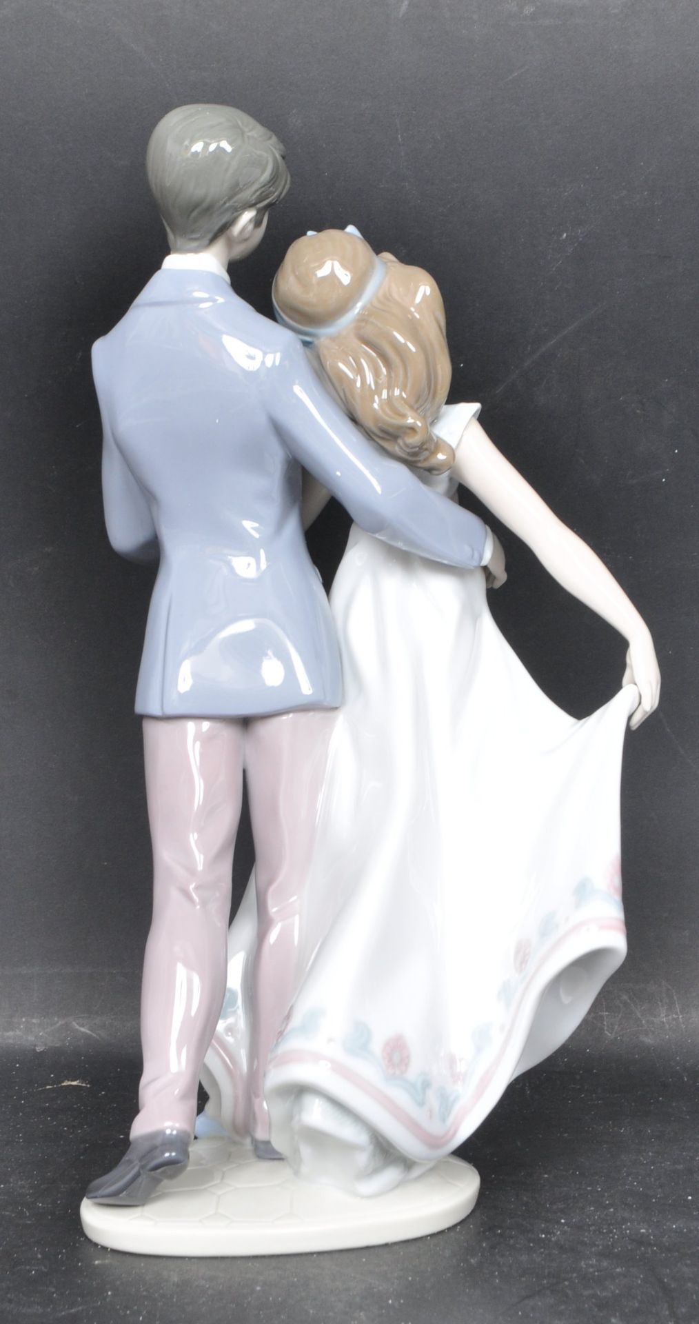 LLADRO 7642 - NOW AND FOREVER CERAMIC PORCELAIN FIGURINE - Image 3 of 6