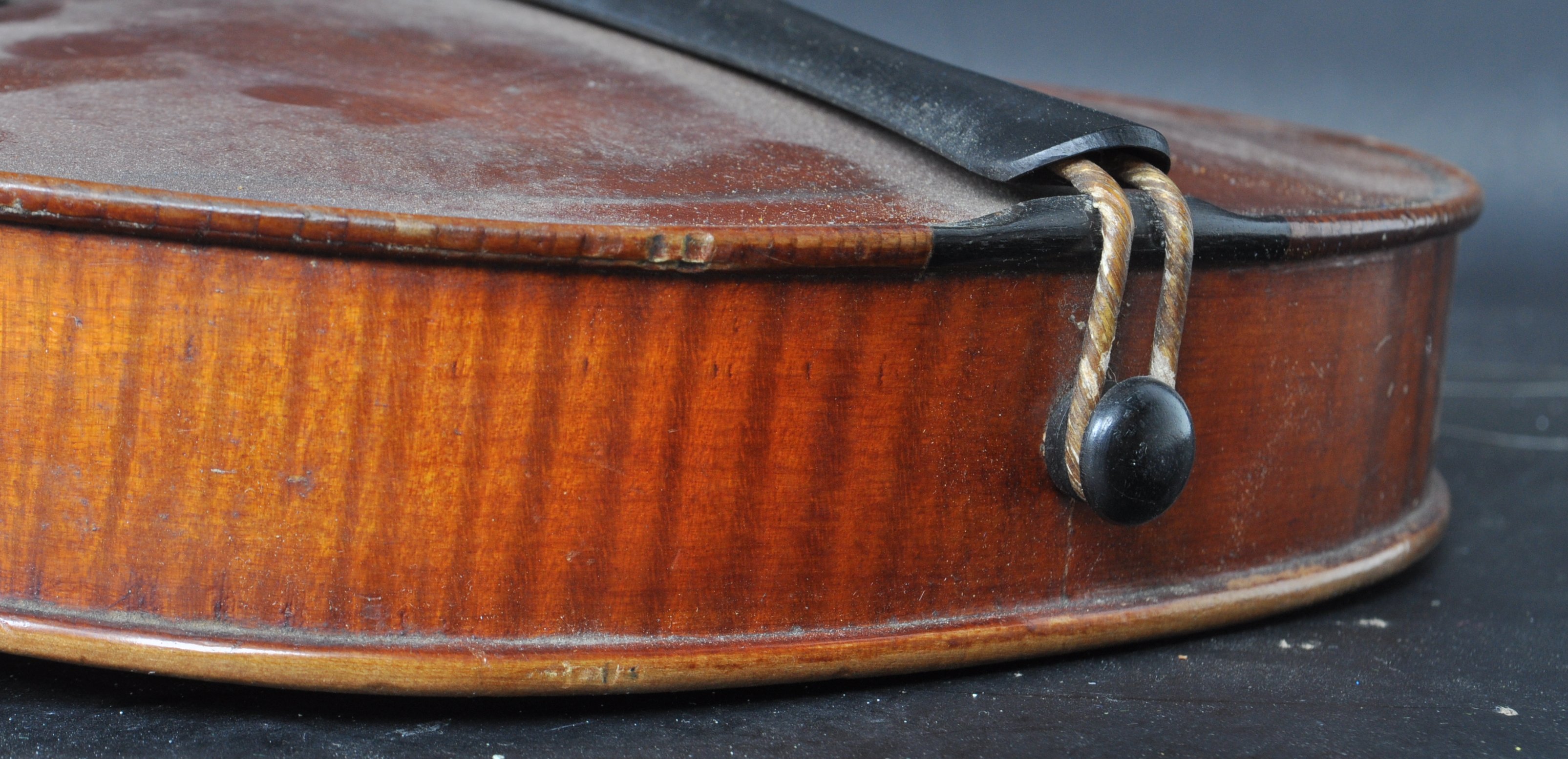 19TH CENTURY VICTORIAN TWO PIECES MAPLE BACK VIOLIN AND BOWS - Image 5 of 6