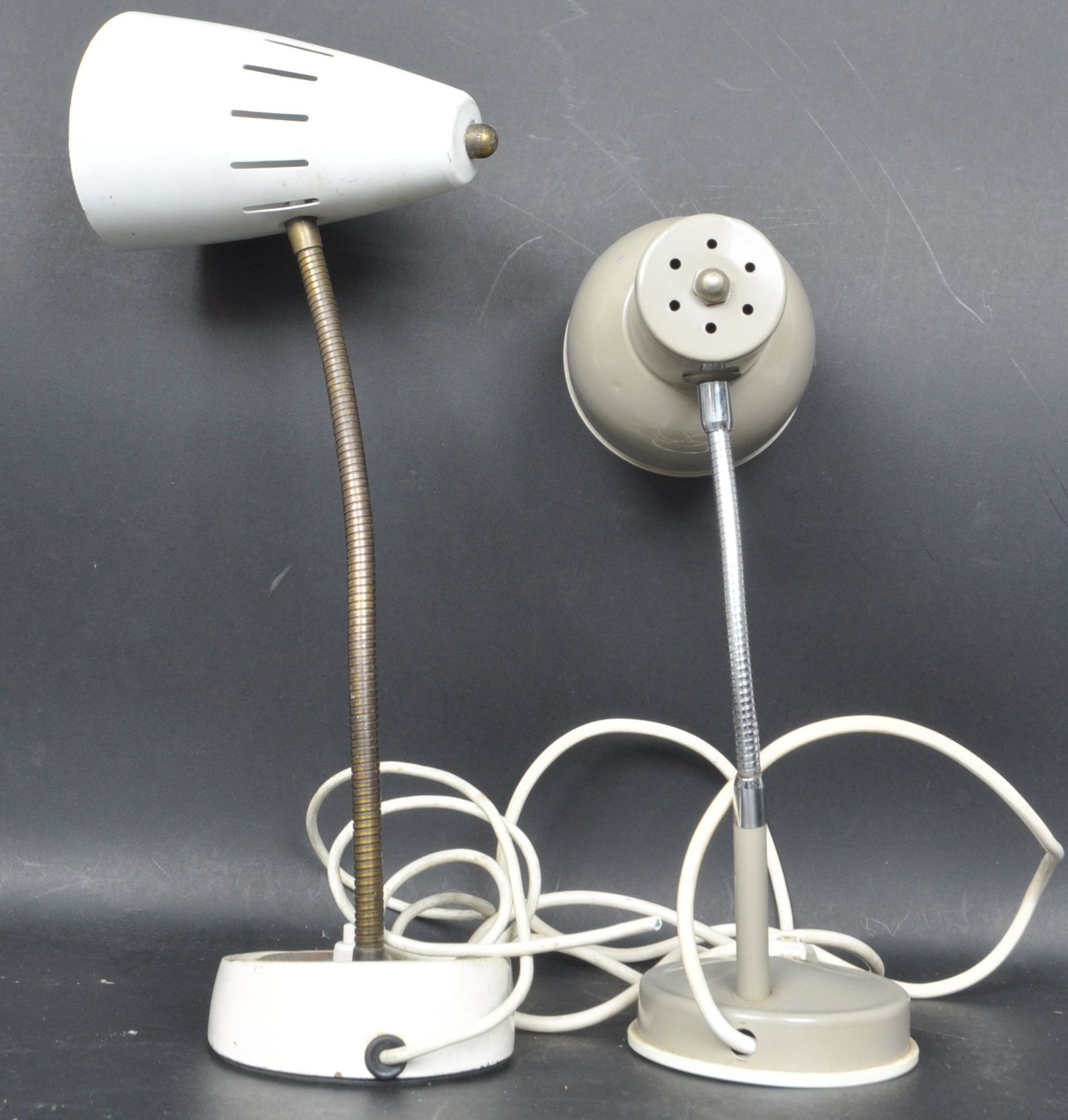 TWO RETRO VINTAGE MID 20TH CENTURY DESKTOP LAMPS - Image 3 of 7