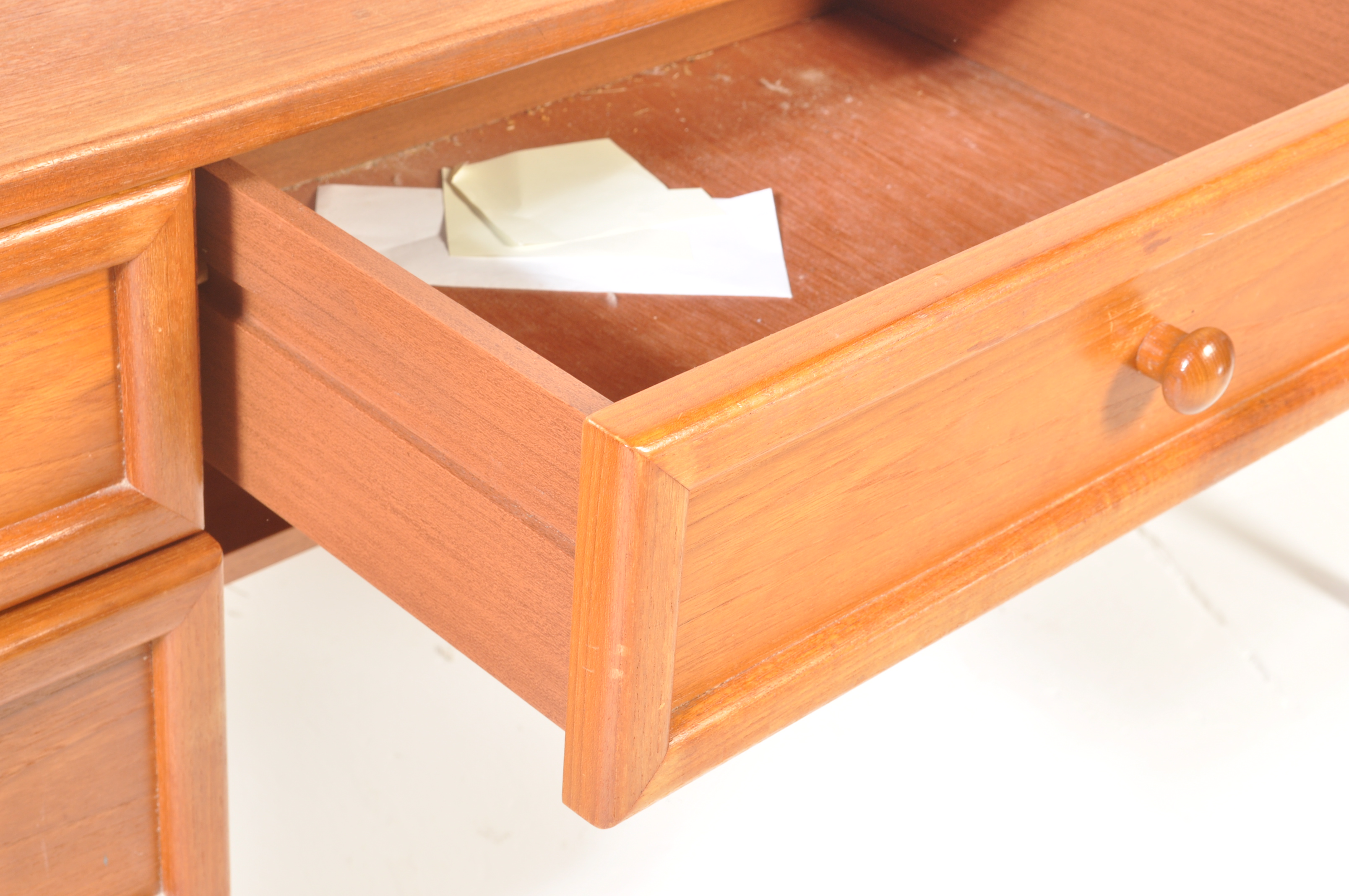 G PLAN - RETRO VINTAGE 20TH CENTURY TEAK DRESSING TABLE CHEST - Image 5 of 7