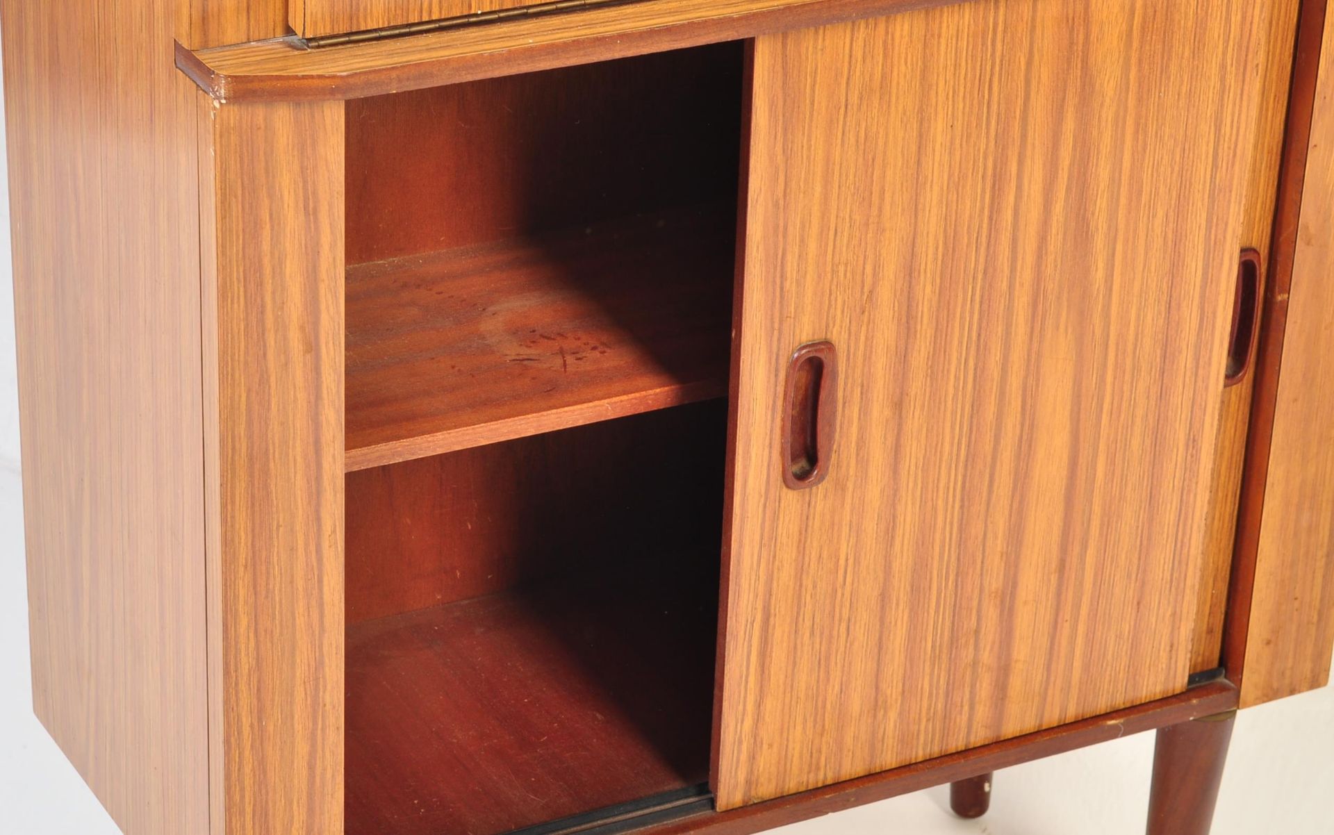 VINTAGE MID 20TH CENTURY CIRCA 1960S COCKTAIL CABINET & SIDEBOARD - Image 6 of 6