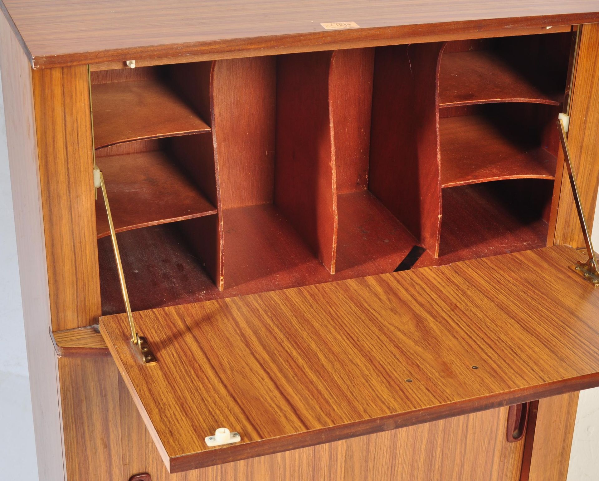 VINTAGE MID 20TH CENTURY CIRCA 1960S COCKTAIL CABINET & SIDEBOARD - Image 5 of 6