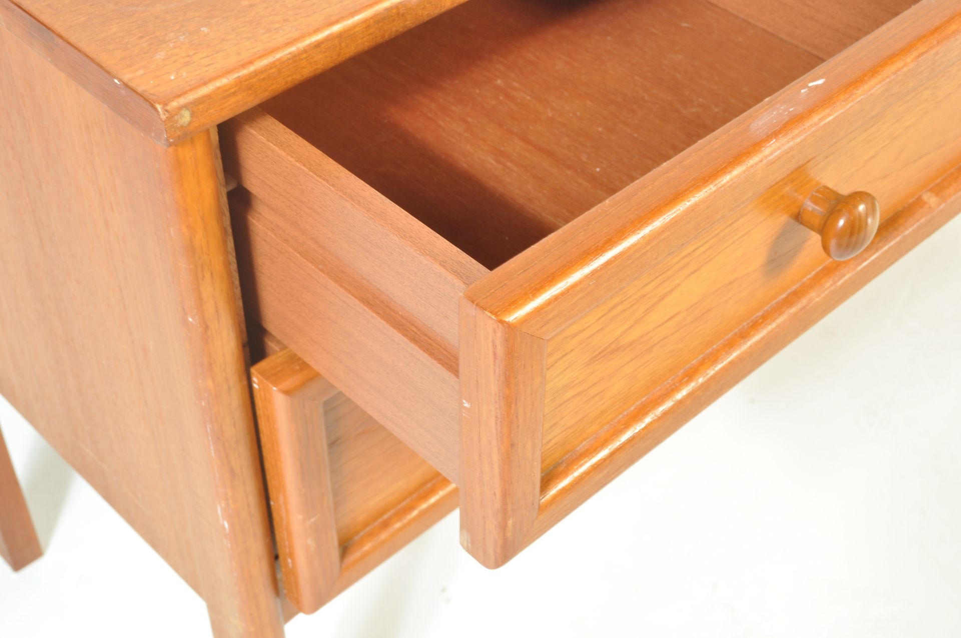 G PLAN - RETRO VINTAGE 20TH CENTURY TEAK DRESSING TABLE CHEST - Image 4 of 7