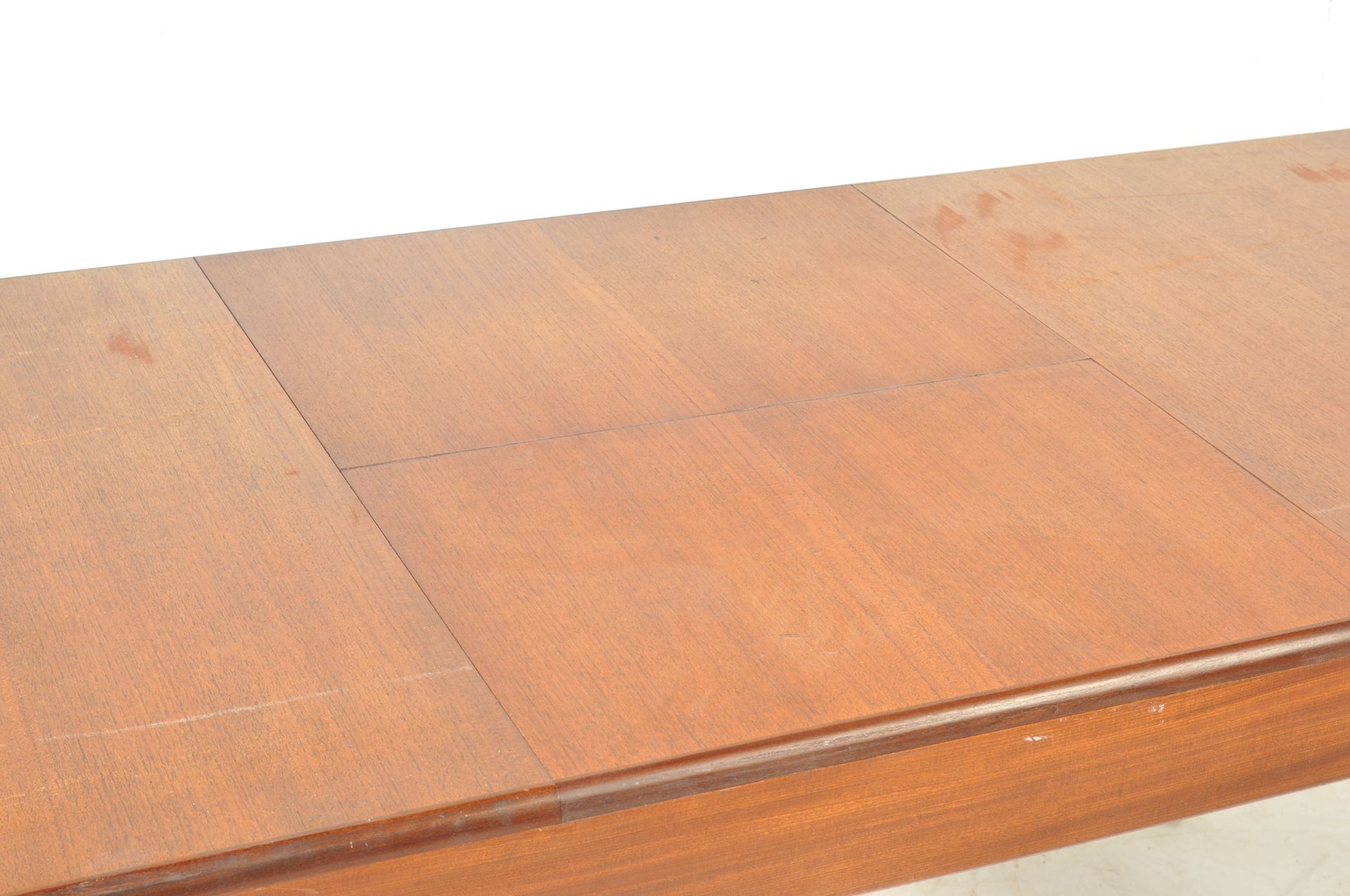 MID 20TH CENTURY TEAK WOOD EXTENDING DING TABLE - Image 7 of 7