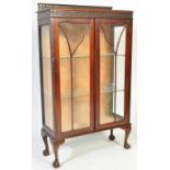 1930'S QUEEN ANNE REVIVAL MAHOGANY CHINA DISPLAY CABINET