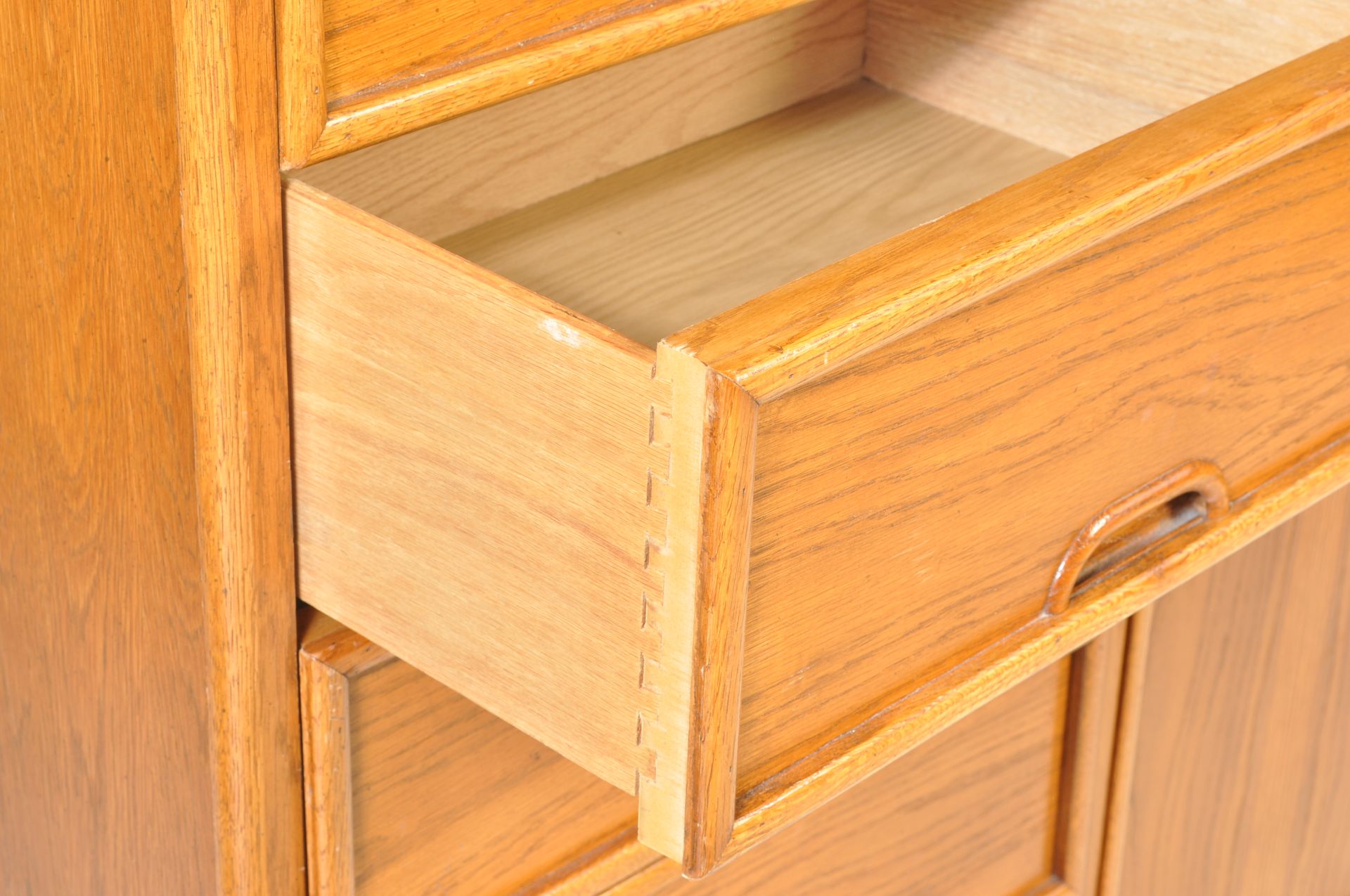 VINTAGE 20TH CENTURY TEAK CHEST OF DRAWERS - Image 6 of 7