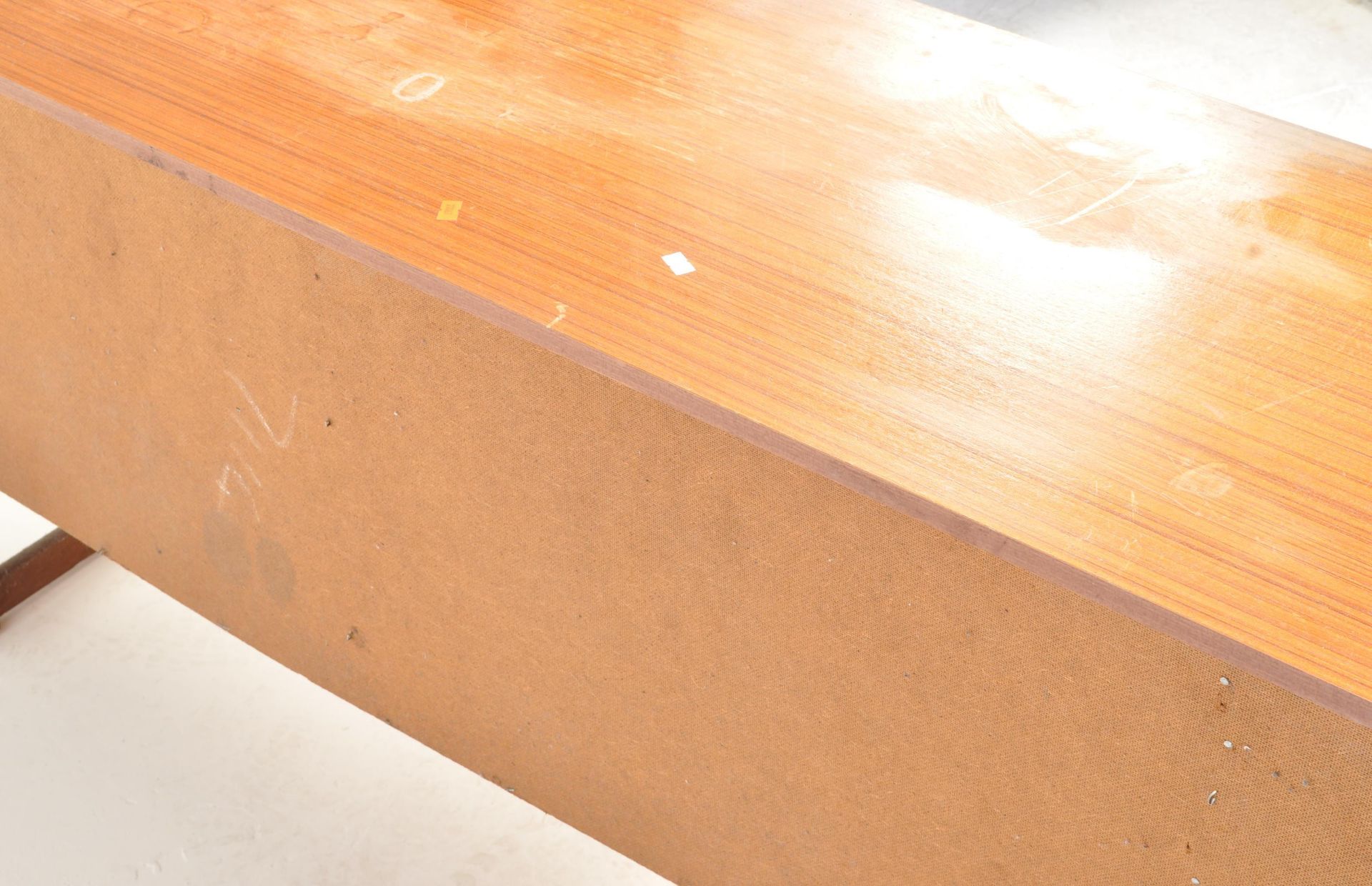 MID 20TH CENTURY TEAK WOOD SIDEBOARD CREDENZA - Image 8 of 8