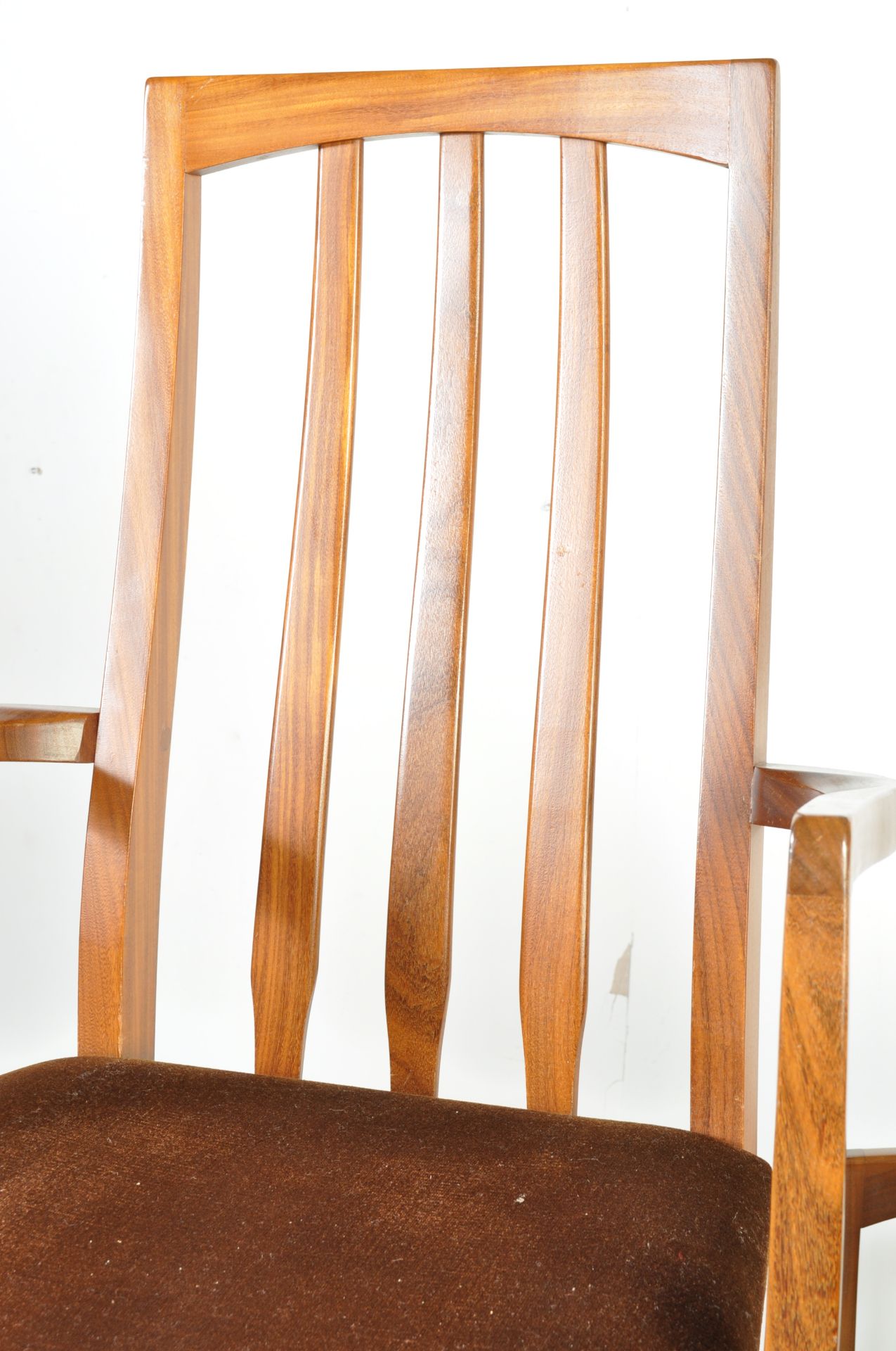 MID 20TH CENTURY TEAK WOOD DINNIG SUITE BY WILLIAM LAWRENCE - Image 4 of 9