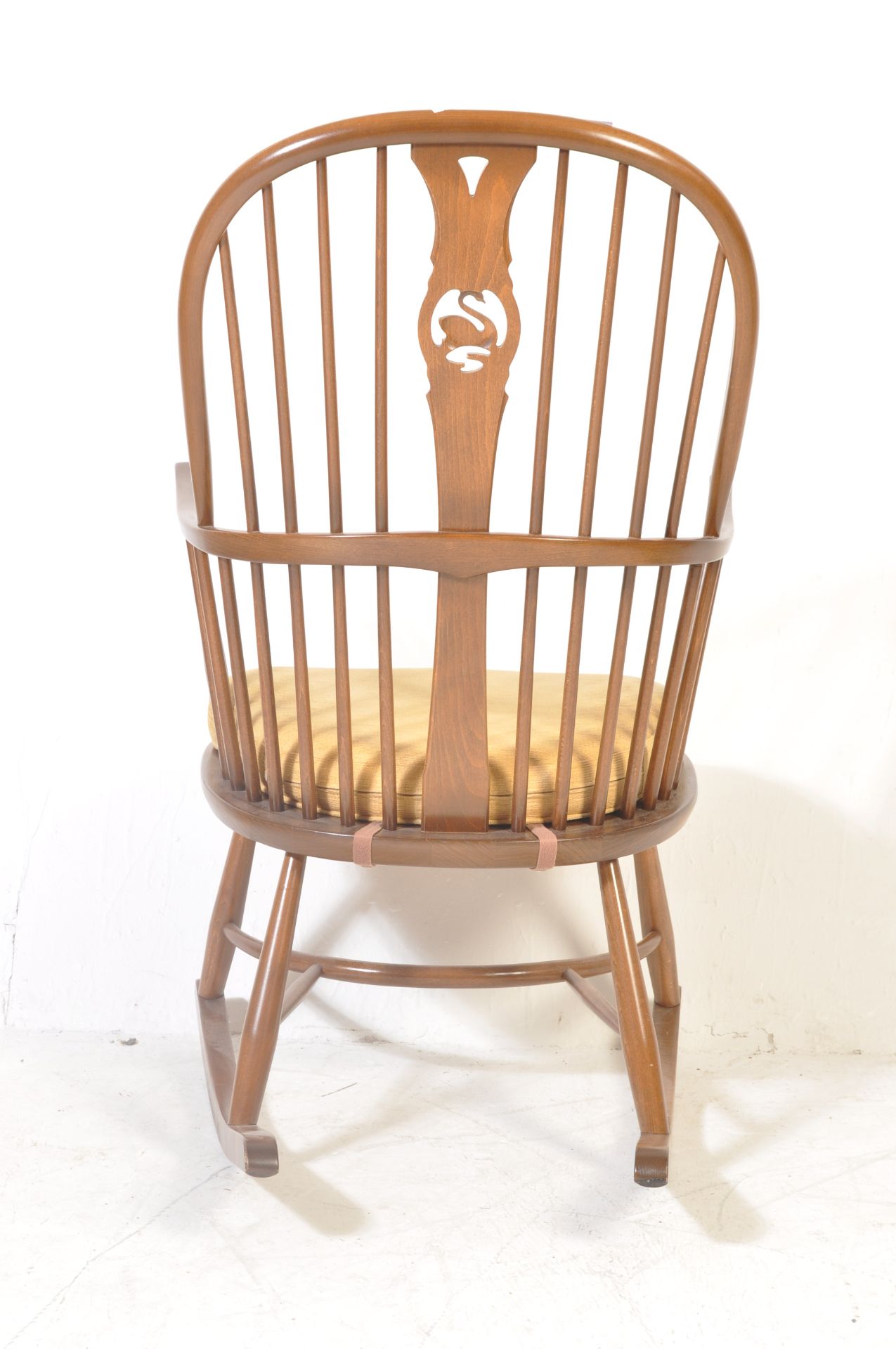 MID 20TH CENTURY ERCOL SWAN PATTERN ROCKING CHAIR - Image 5 of 5