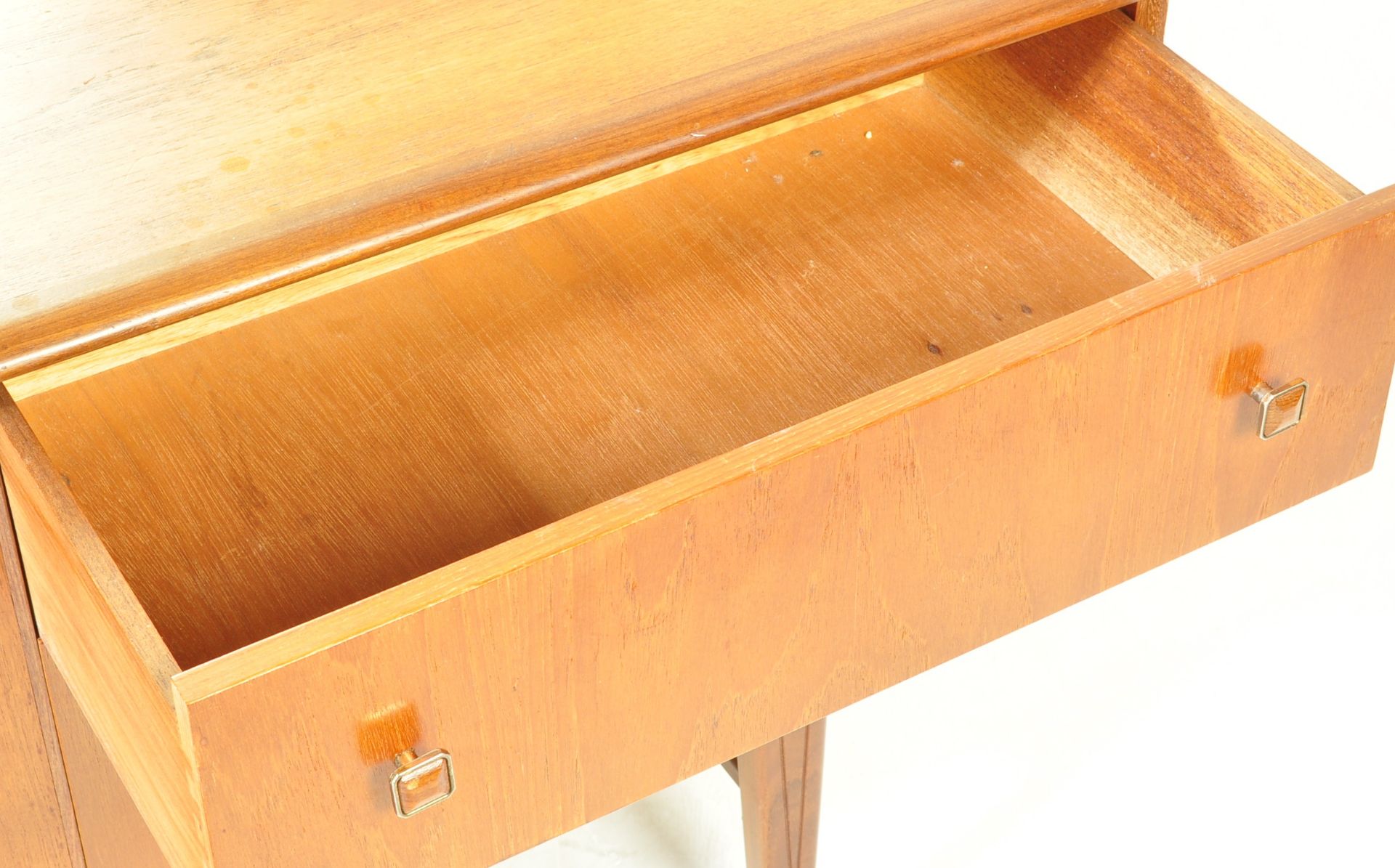 RETRO VINTAGE 20TH CENTURY TEAK WOOD DRESSING TABLE - Image 6 of 7