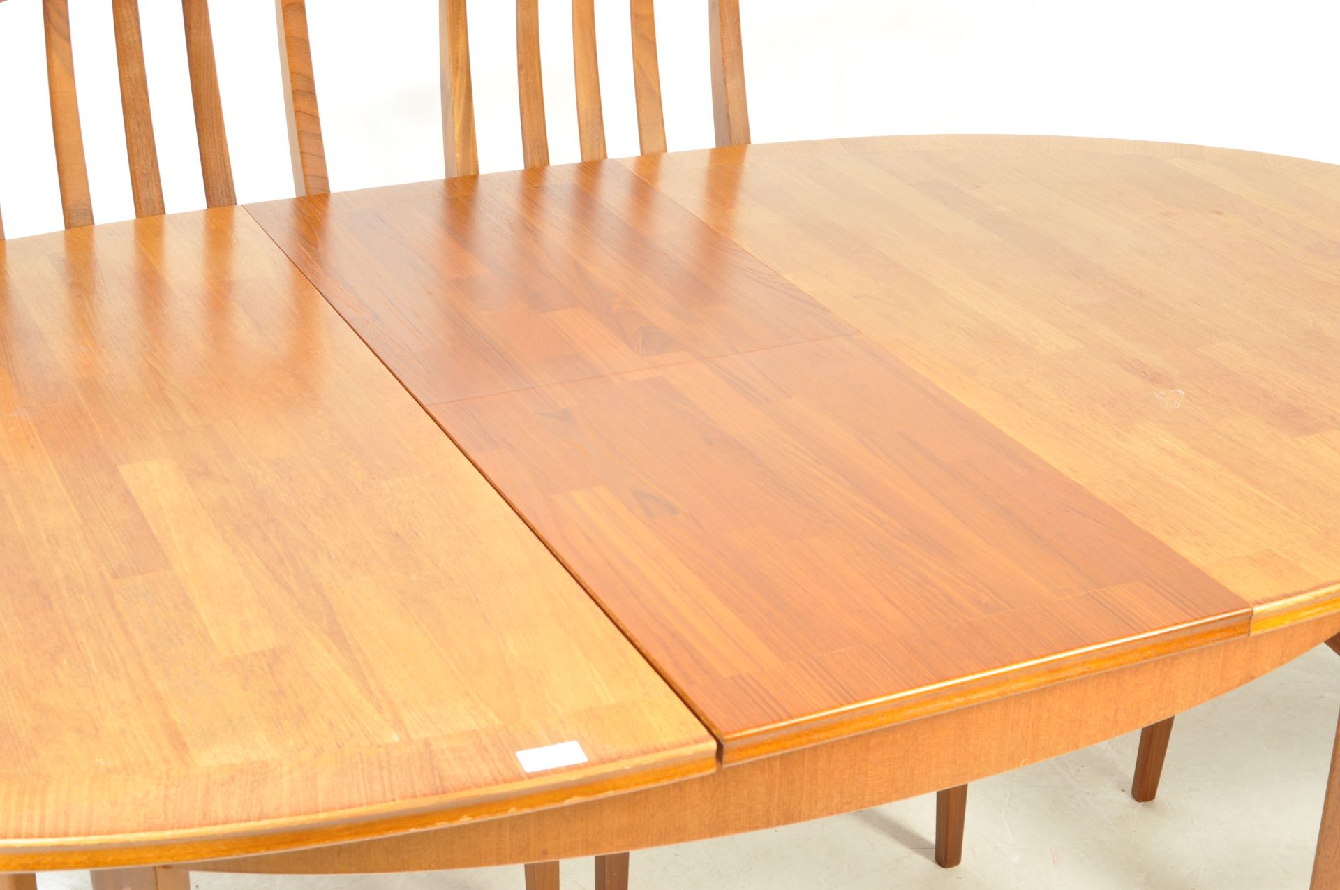 MID 20TH CENTURY TEAK WOOD DINNIG SUITE BY WILLIAM LAWRENCE - Image 7 of 9