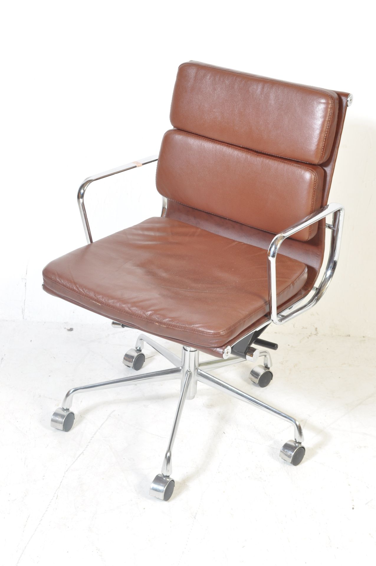 EAMES EA217 CHROME & LEATHER VITRA MANNER DESK CHAIRS - Image 2 of 6