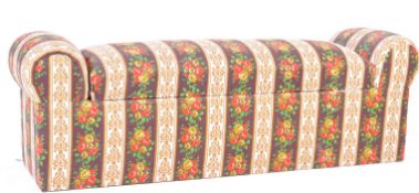 20TH CENTURY VINTAGE RETRO END OF BED / BLANKET BOX OTTOMAN