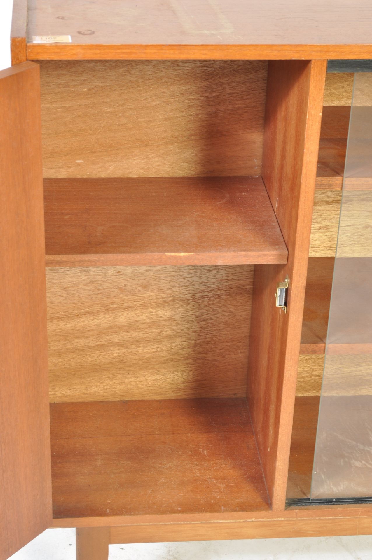 MID 20TH CENTURY TEAK WOOD AND GLASS BOOKCASE / DISPLAY CABINET - Image 6 of 6