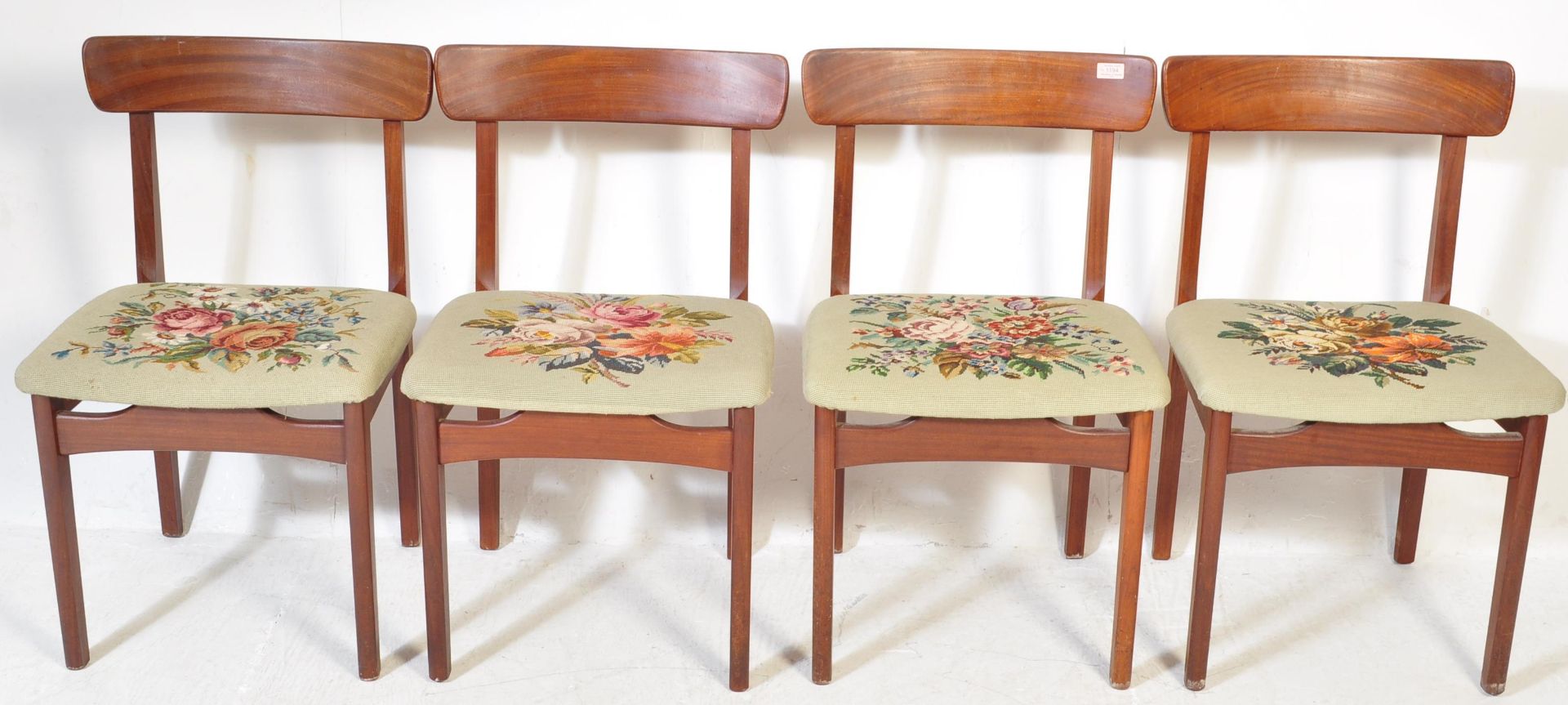 SET OF RETRO 1960S DANISH INFLUENCE DINING CHAIRS - Image 2 of 7