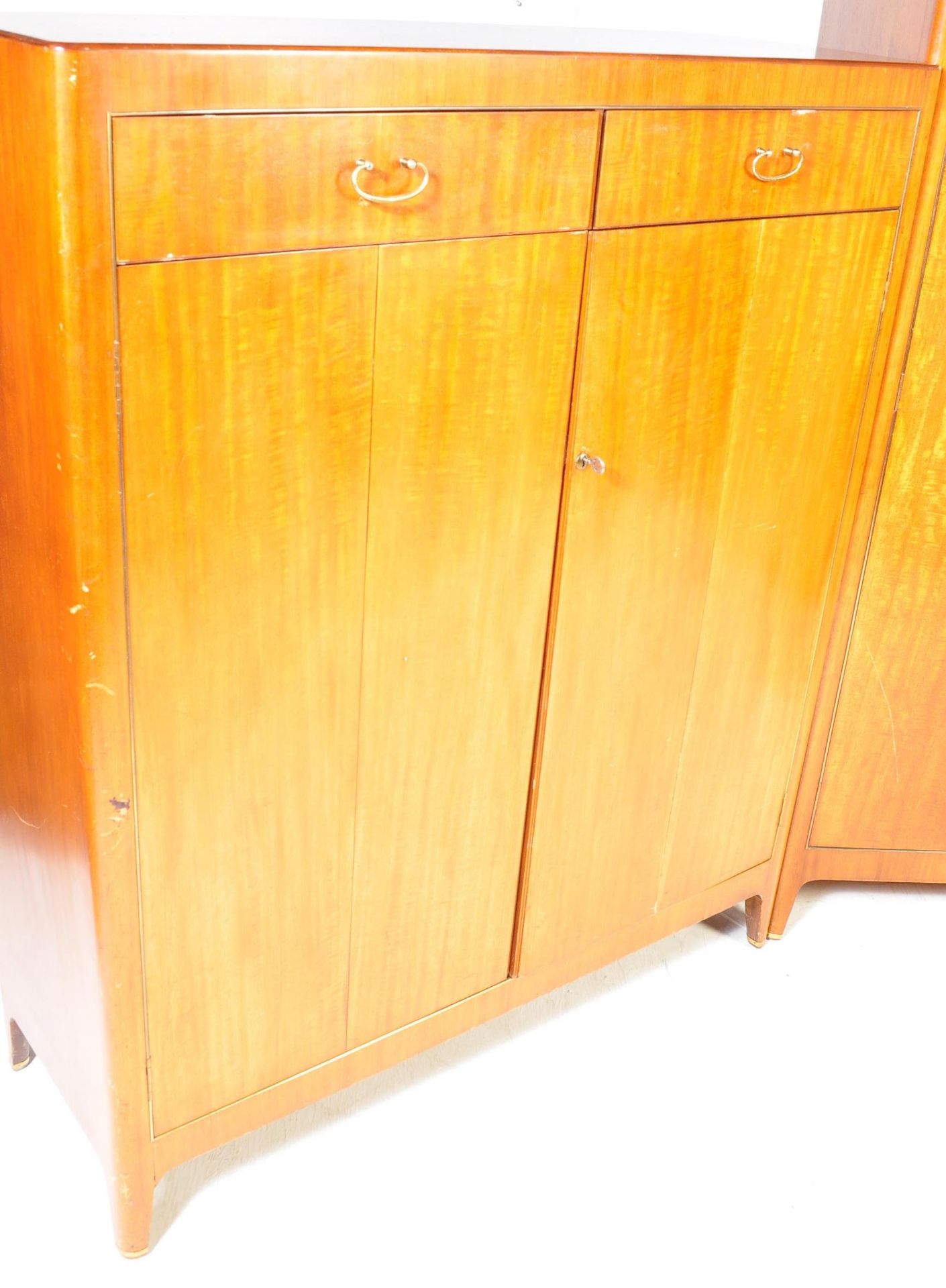 RETRO VINTAGE MID 20TH CENTURY TEAK BEDROOM SUITE - Image 2 of 11