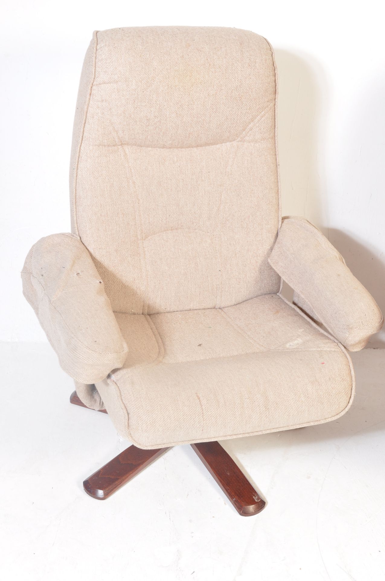 RETRO VINTAGE 20TH CENTURY EASY CHAIR TOGETHER WITH ANOTHER - Image 3 of 9