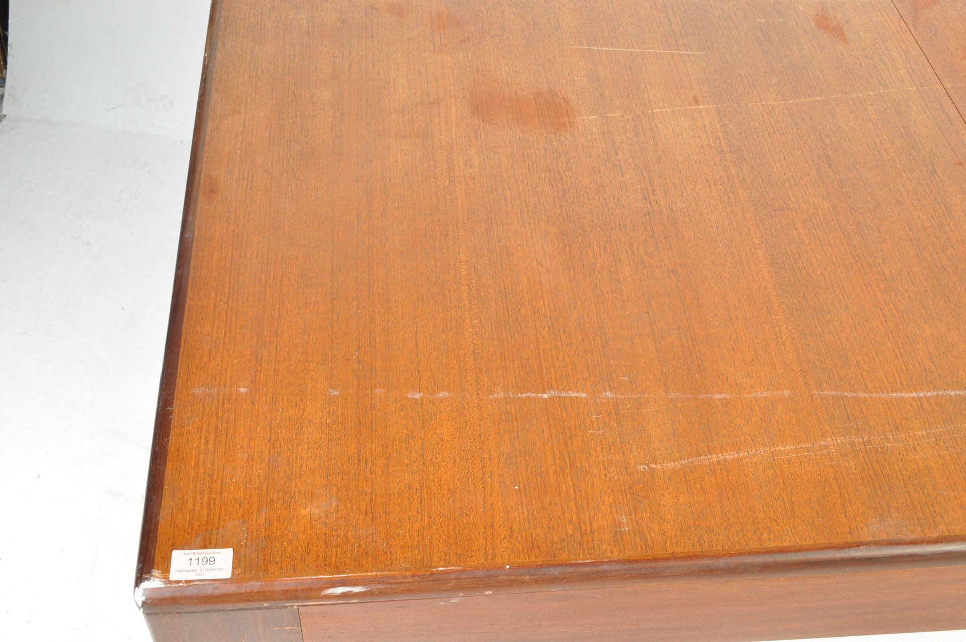 MID 20TH CENTURY TEAK WOOD EXTENDING DING TABLE - Image 5 of 7