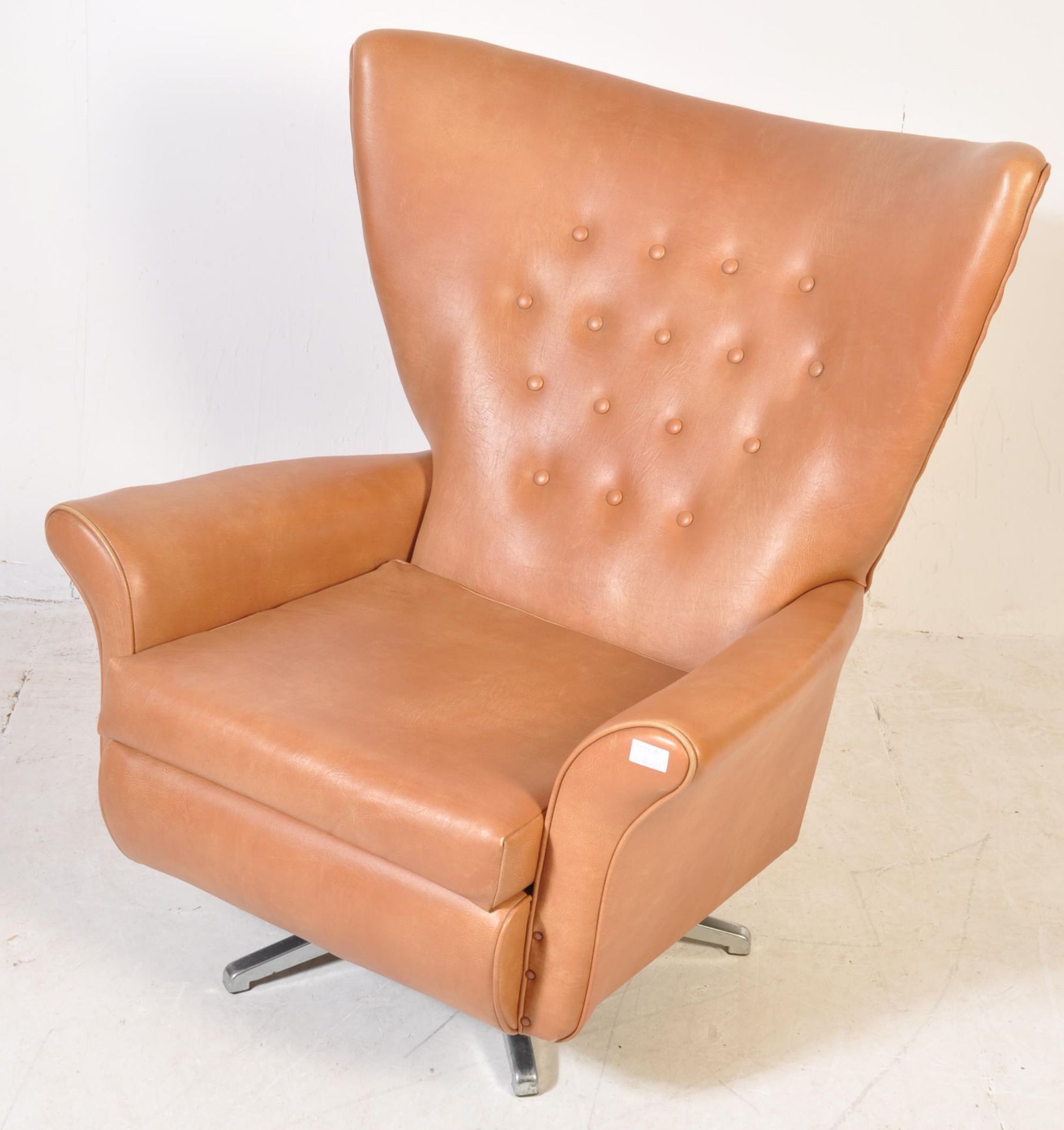 MID 20TH CENTURY WINGBACK ARMCHAIR / SWIVEL EASY CHAIR - Image 2 of 7