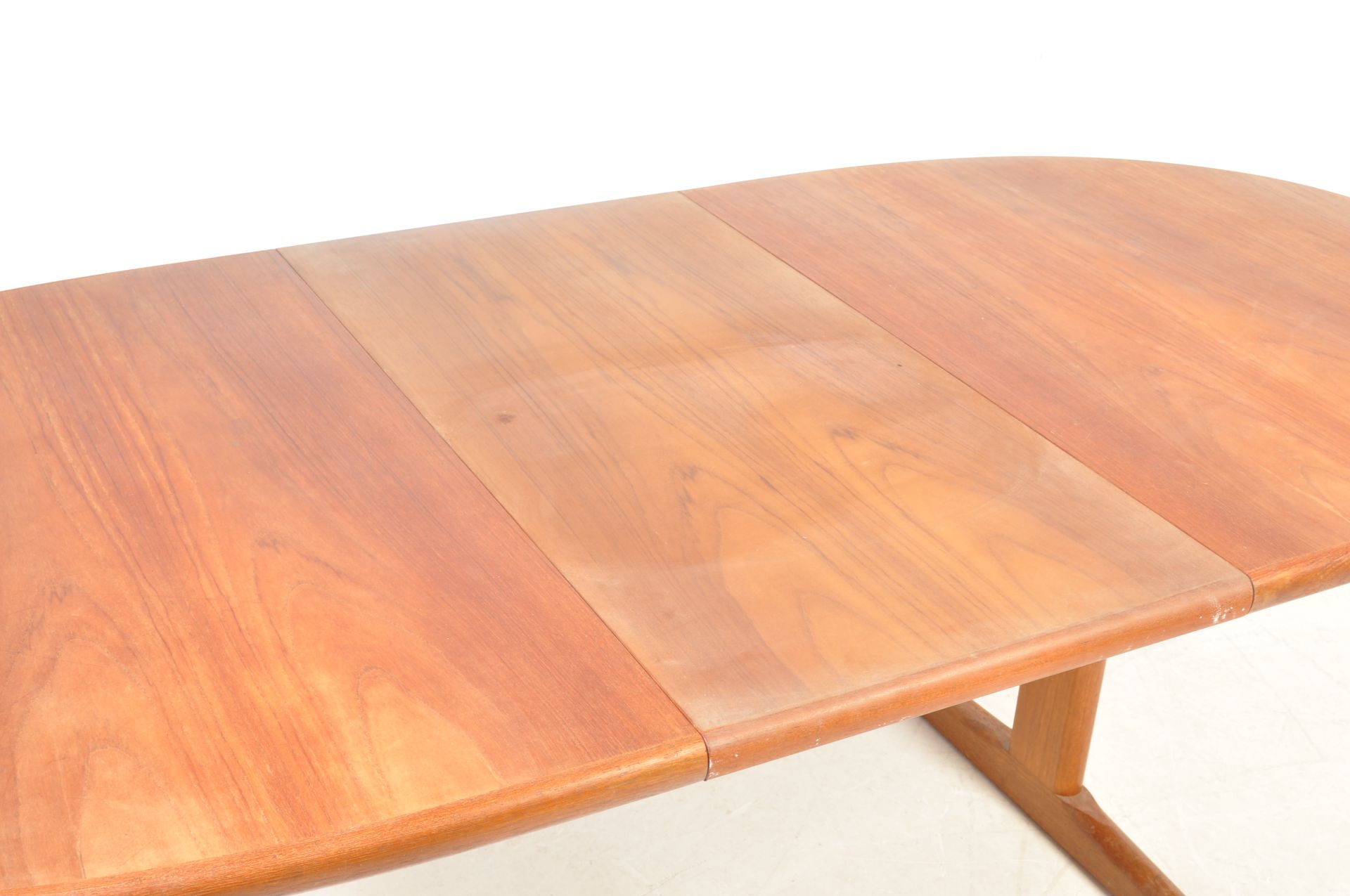 RETRO VINTAGE MID 20TH CENTURY DANISH EXTENDABLE DINING TABLE - Image 3 of 4