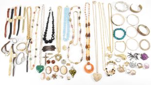 COLLECTION OF VINTAGE COSTUME JEWELLERY