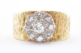 HALLMARKED 1960'S 18CT GOLD & DIAMOND CLUSTER RING