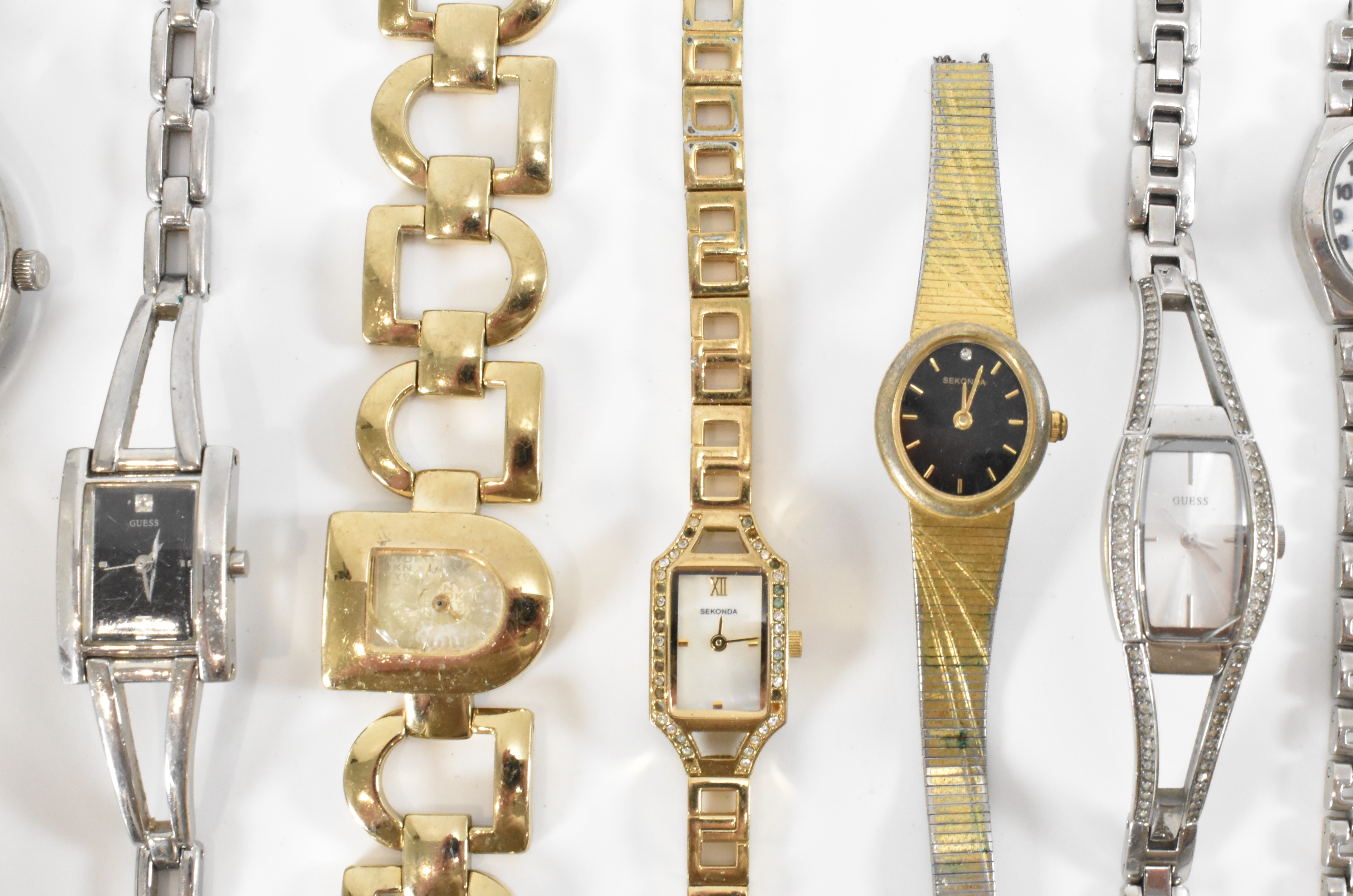 LARGE COLLECTION OF LADIES WRIST WATCHES - Image 11 of 15