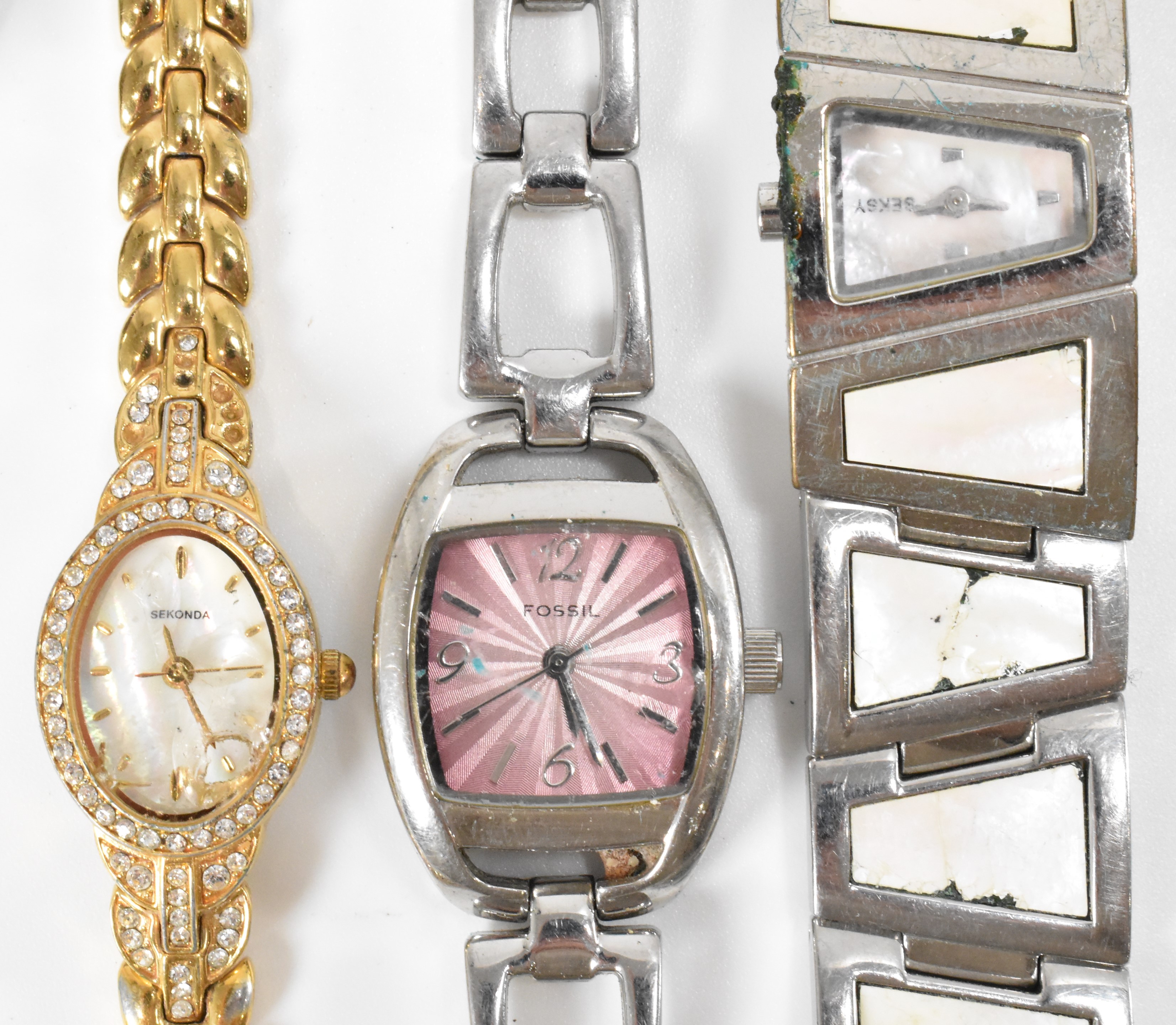 LARGE COLLECTION OF LADIES WRIST WATCHES - Image 8 of 15