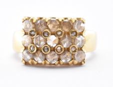 18CT GOLD & DIAMOND CLUSTER RING