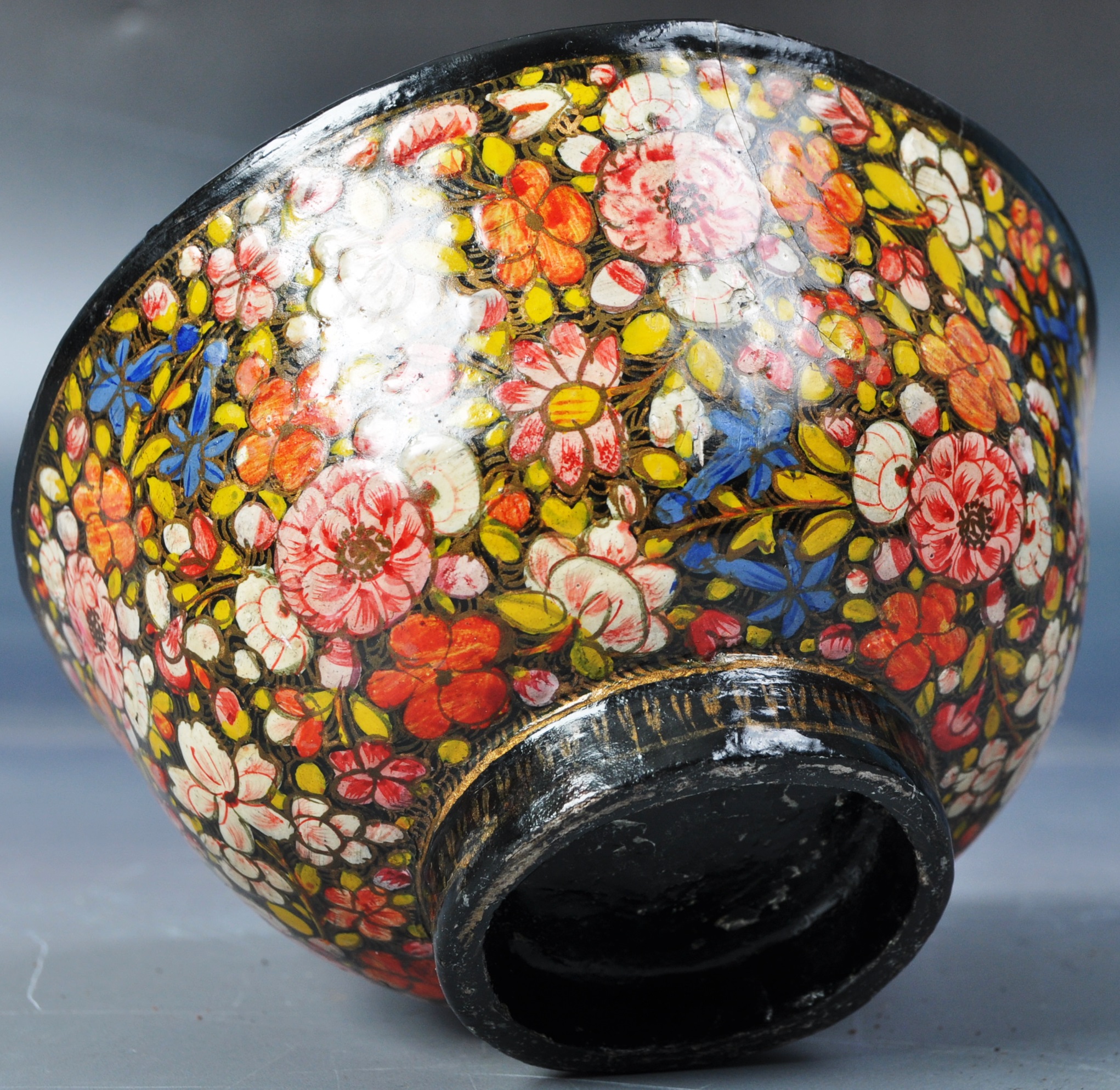 LATE 19TH CENTURY INDIAN KASHMIR PAPIER MACHE PAINTED BOWL - Image 7 of 7