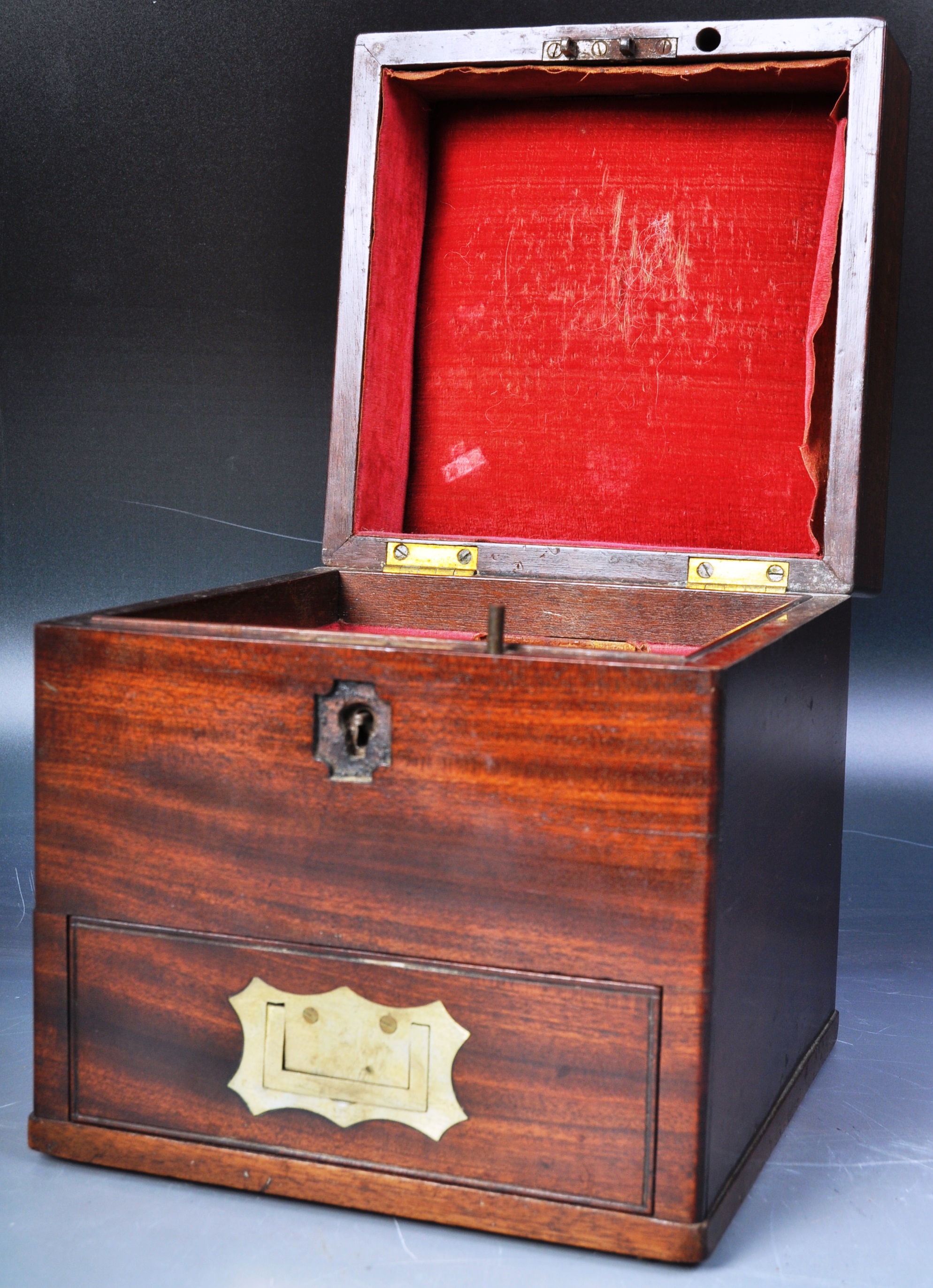 19TH CENTURY MAHOGANY CAMPAIGN APOTHECARY BOX - Image 2 of 8