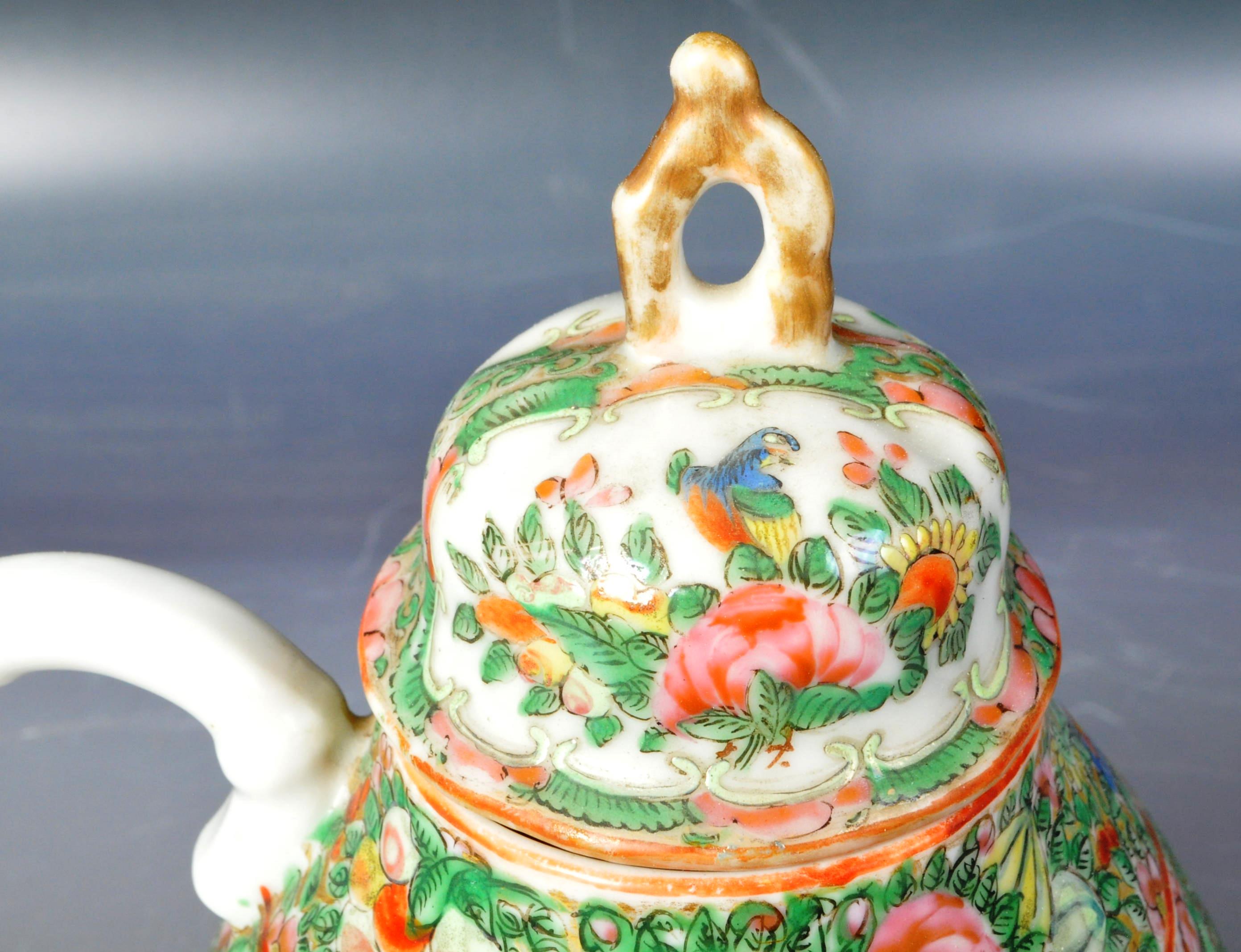 19TH CENTURY CHINESE CANTONESE PORCELAIN TEAPOT - Image 7 of 9