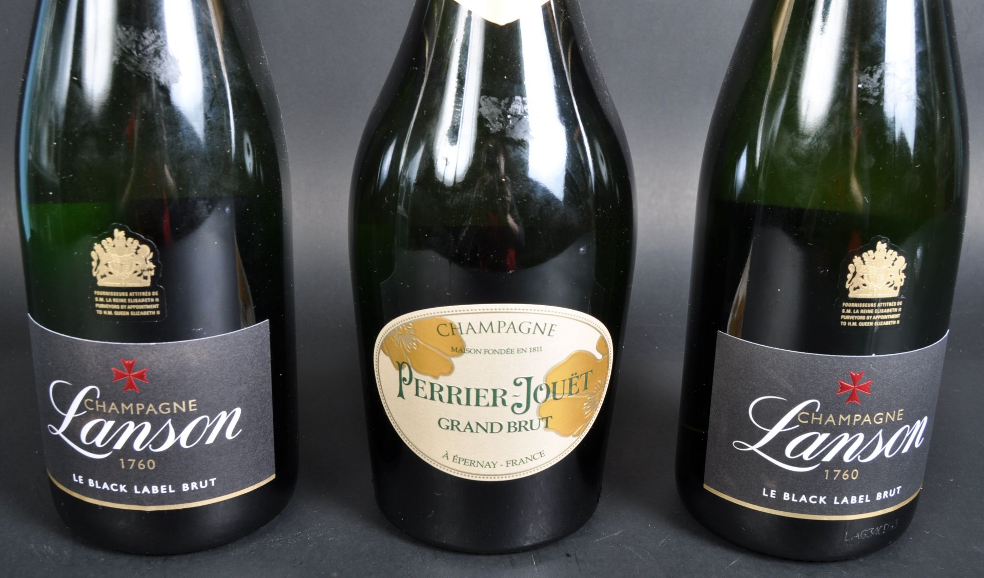 A SELECTION OF VINTAGE BRUT CHAMPAGNE - Image 4 of 5