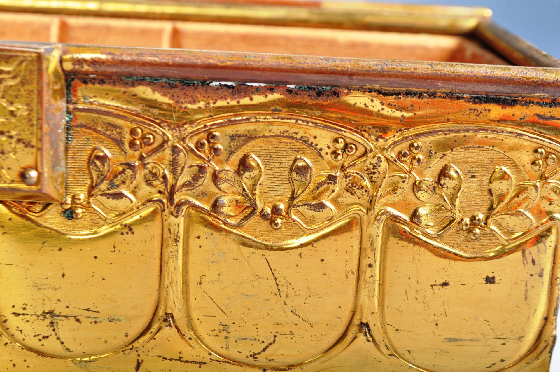 19TH CENTURY VICTORIAN ART NOUVEAU BRASS BOX - Image 6 of 13