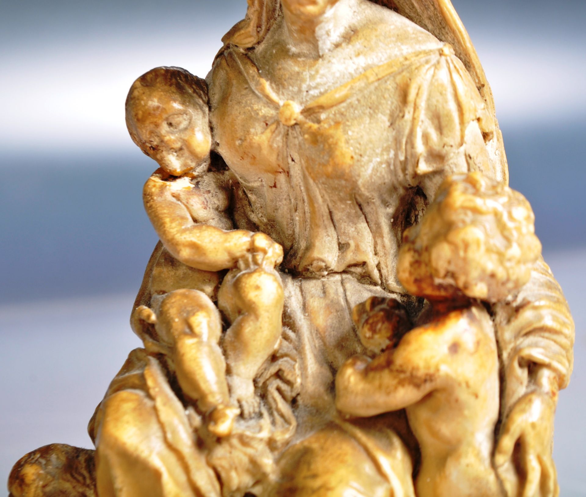 19TH CENTURY CARVED MEERSCHAUM FIGURINE GROUP - Image 4 of 7