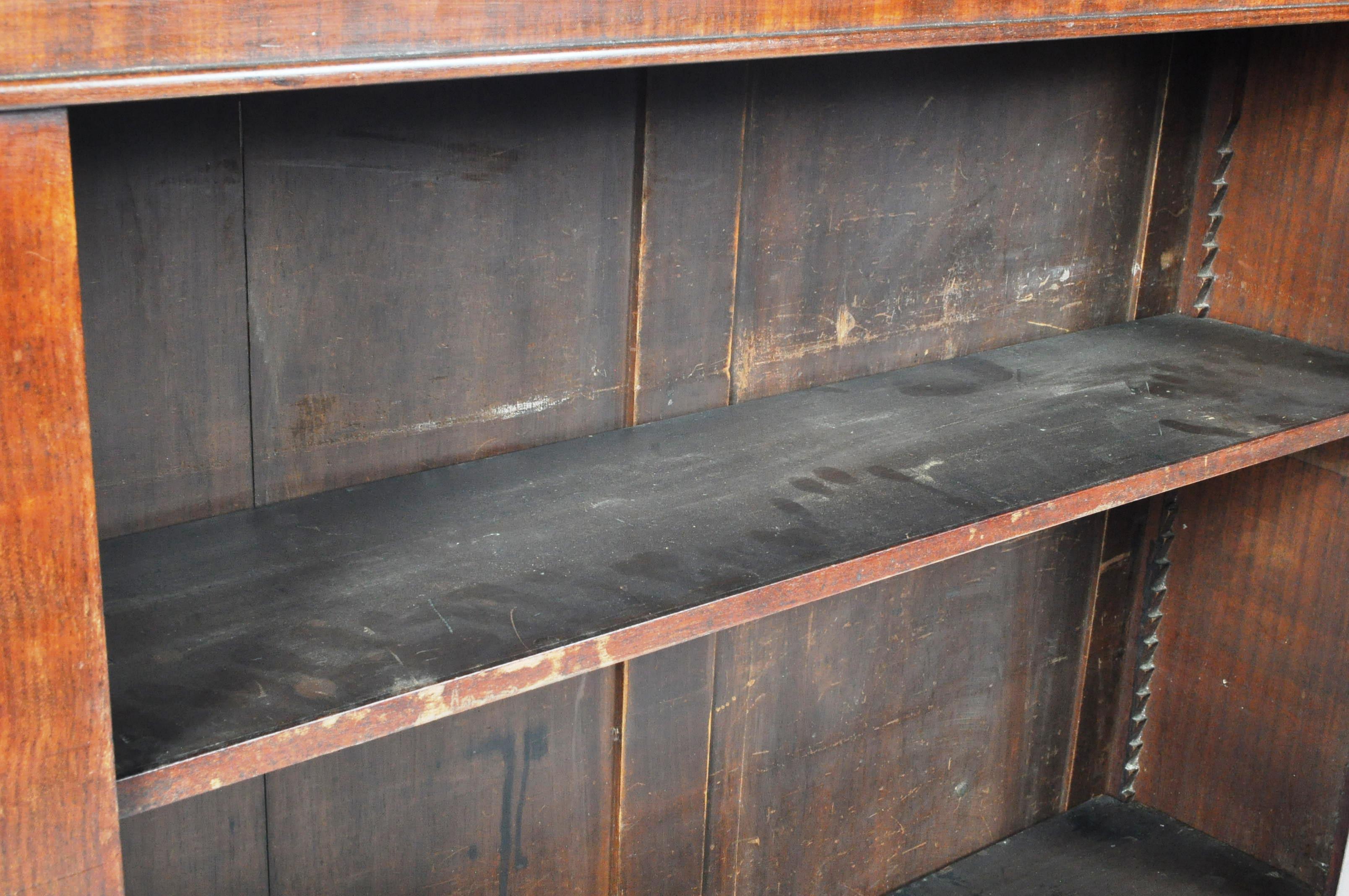 19TH CENTURY MAHOGANY OPEN LIBRARY BOOKCASE - Image 4 of 8