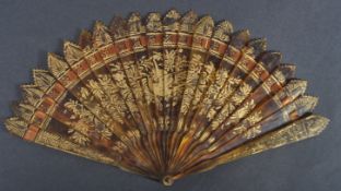 EARLY 19TH CENTURY TORTOISESHELL HAND FAN