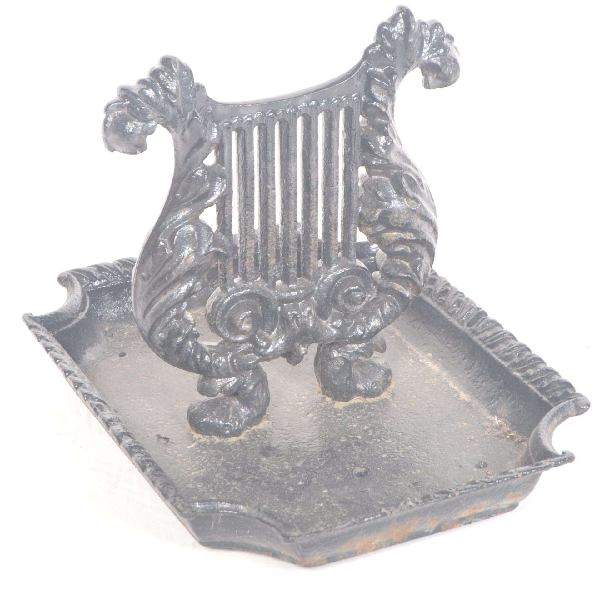 EARLY 19TH CENTURY GEORGE III CAST IRON BOOT SCRAPER - Image 2 of 5