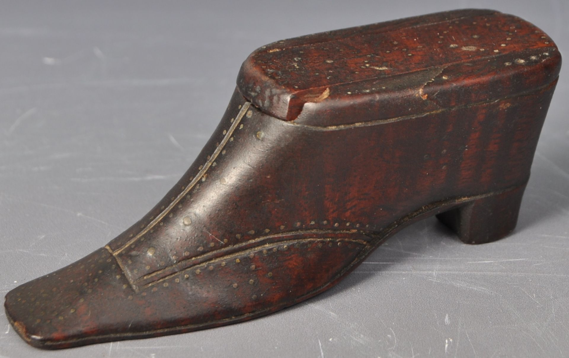 18TH CENTURY GEORGE III TREEN NOVELTY SHOE SNUFFBOX