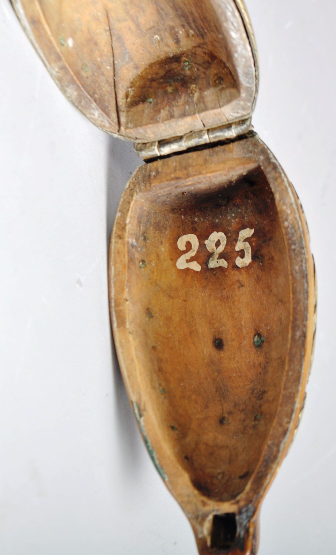 18TH CENTURY DUTCH FRUITWOOD & BRASS CLAY PIPE CASE - Image 3 of 8