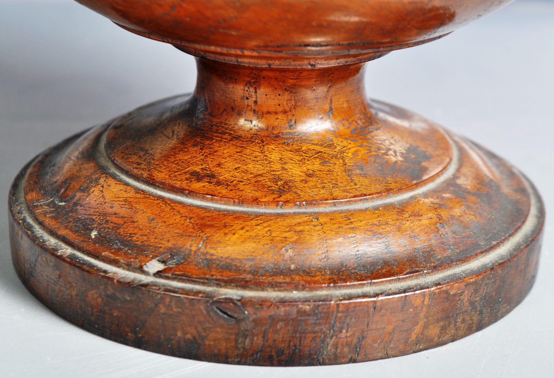 NELSON / HMS VICTORY INTEREST - 19TH CENTURY TREEN GOBLET - Bild 4 aus 7