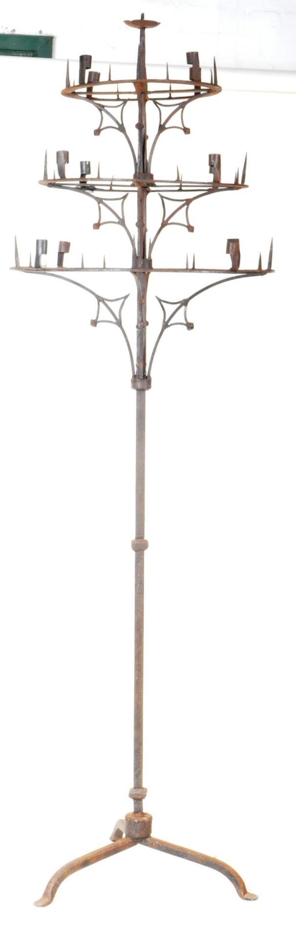 LARGE 20TH CENTURY GOTHIC WROUGHT IRON THREE-TIER CANDELABRUM - Bild 2 aus 6