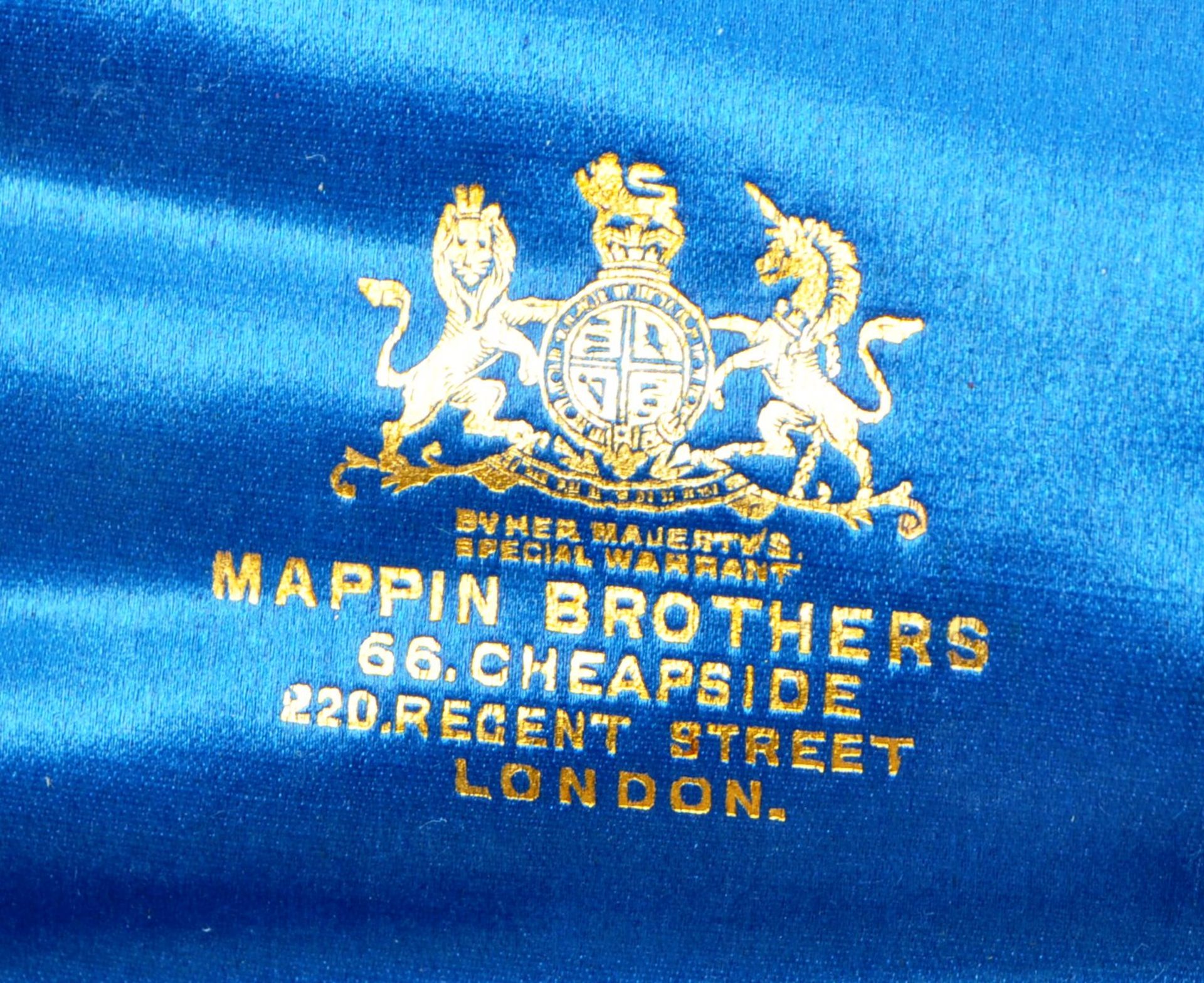 EARLY 20TH CENTURY MAPPIN BROTHERS OF LONDON LOBSTER CUTLERY - Image 4 of 6